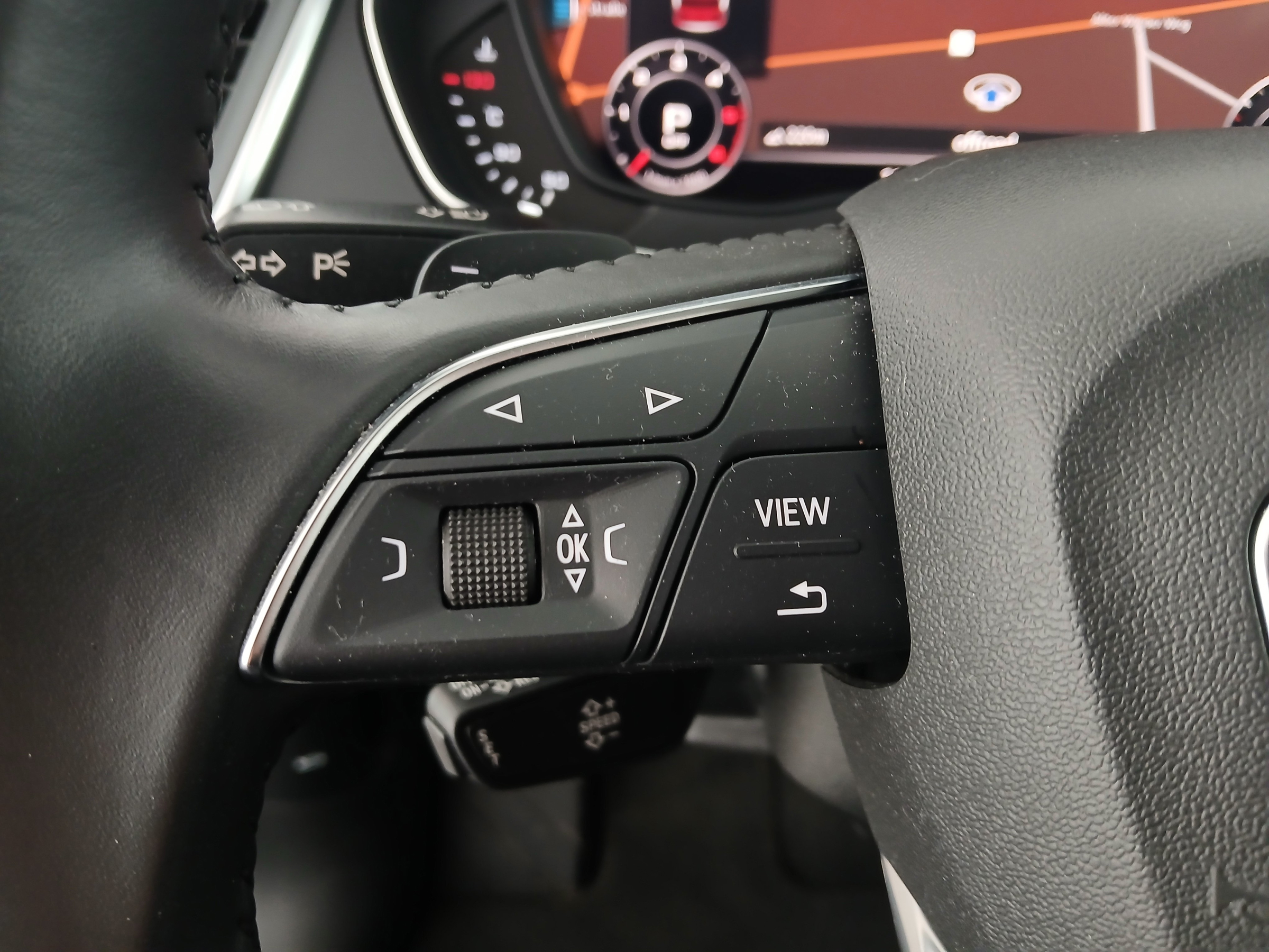 Audi Q5 2.0 40 TDI quattro design | Bild 17 von 31