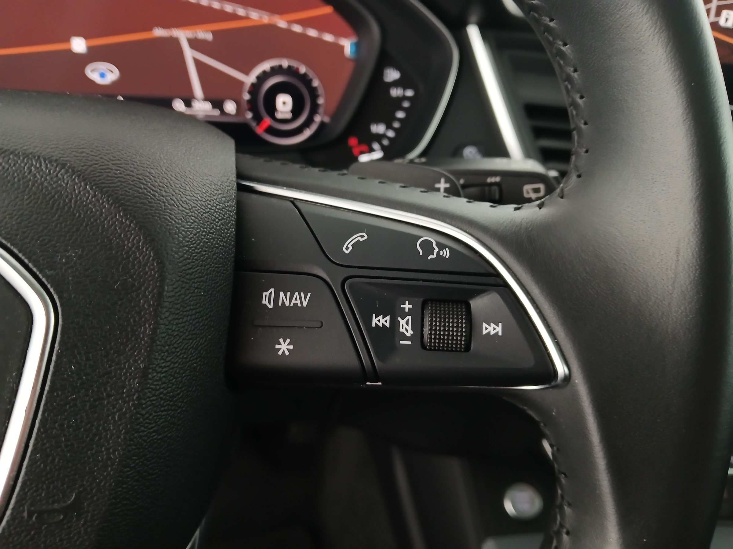 Audi Q5 2.0 40 TDI quattro design | Bild 18 von 31