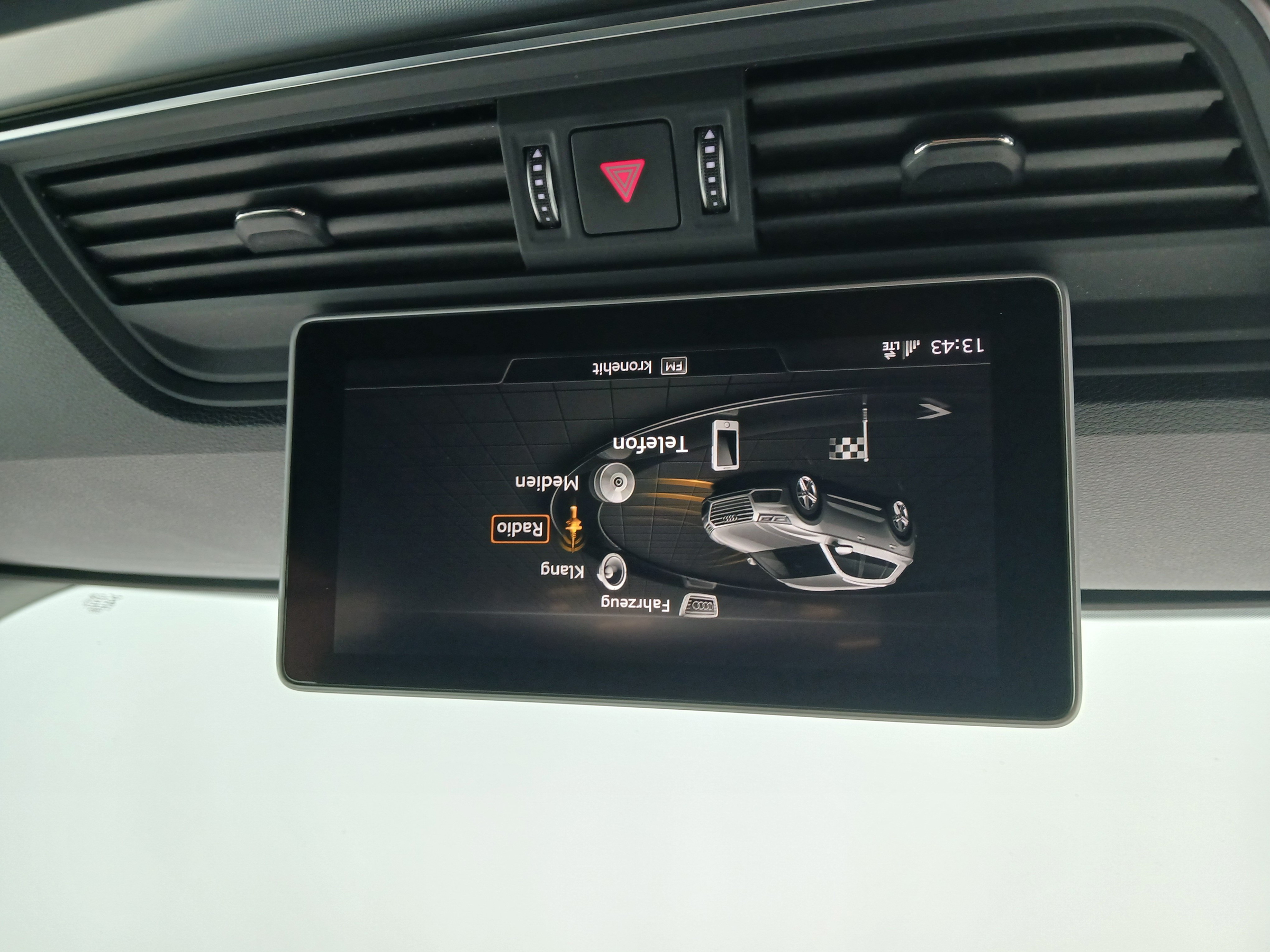 Audi Q5 2.0 40 TDI quattro design | Bild 22 von 31