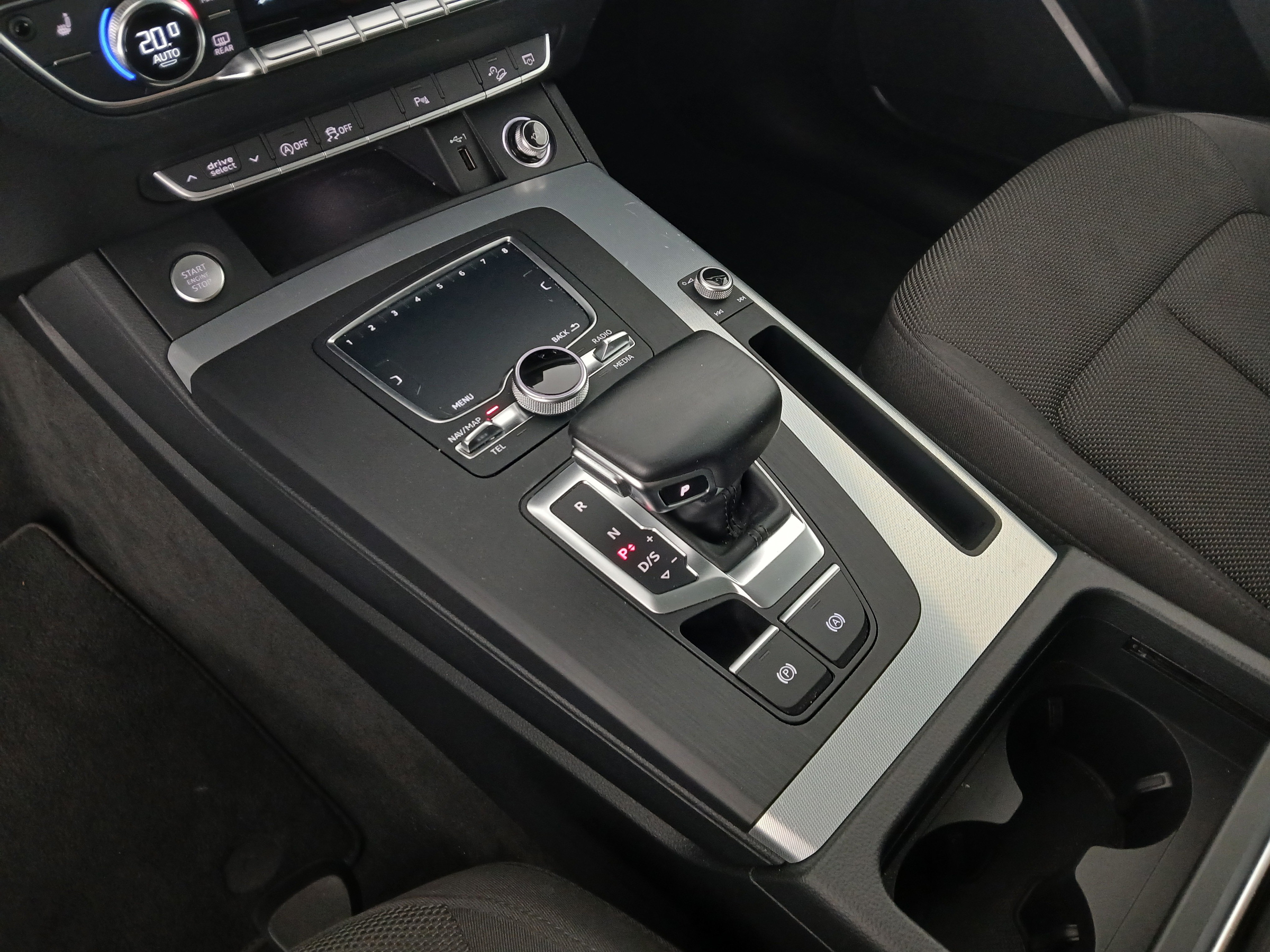 Audi Q5 2.0 40 TDI quattro design | Bild 28 von 31