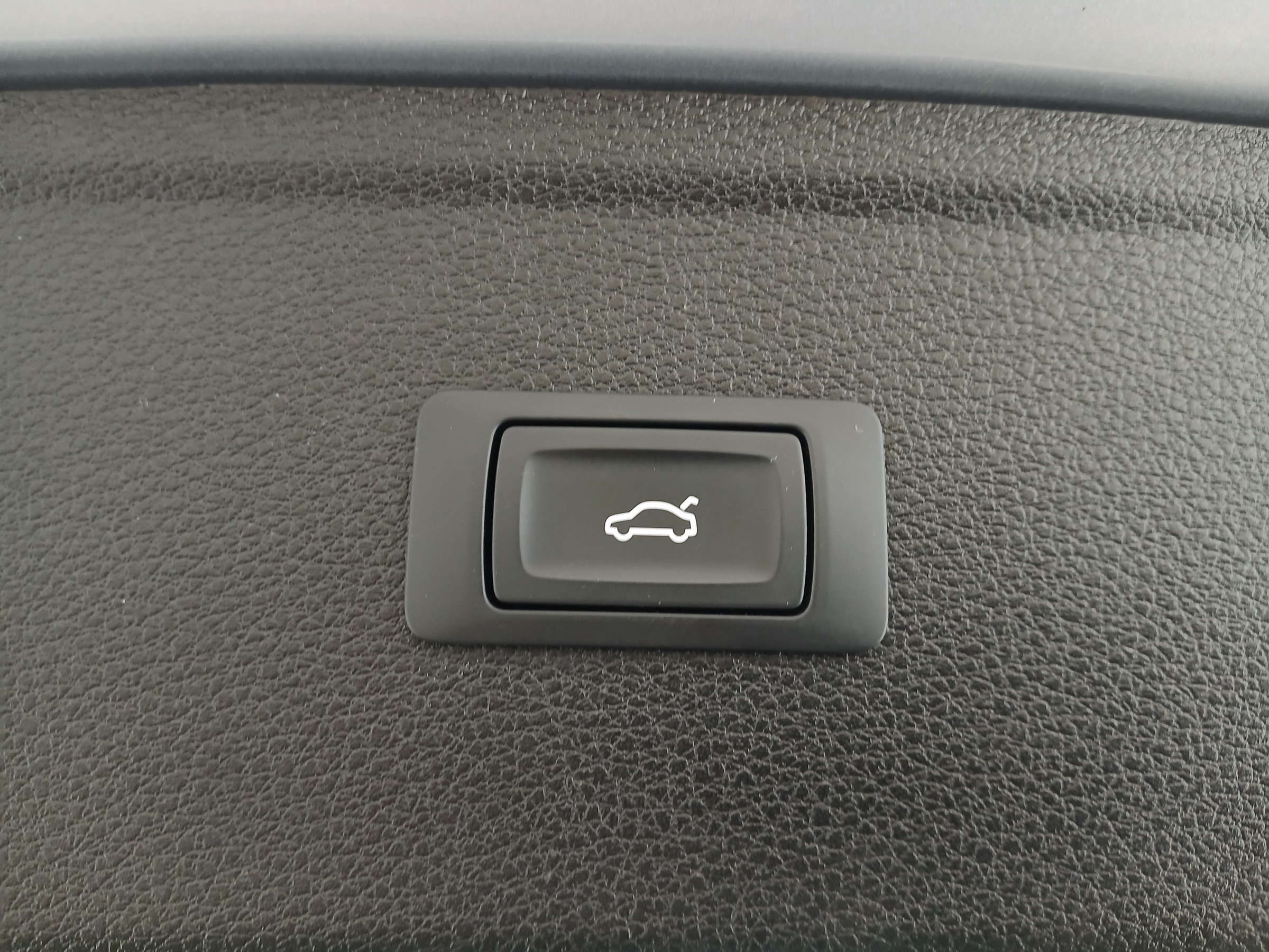 Audi Q5 2.0 40 TDI quattro design | Bild 31 von 31