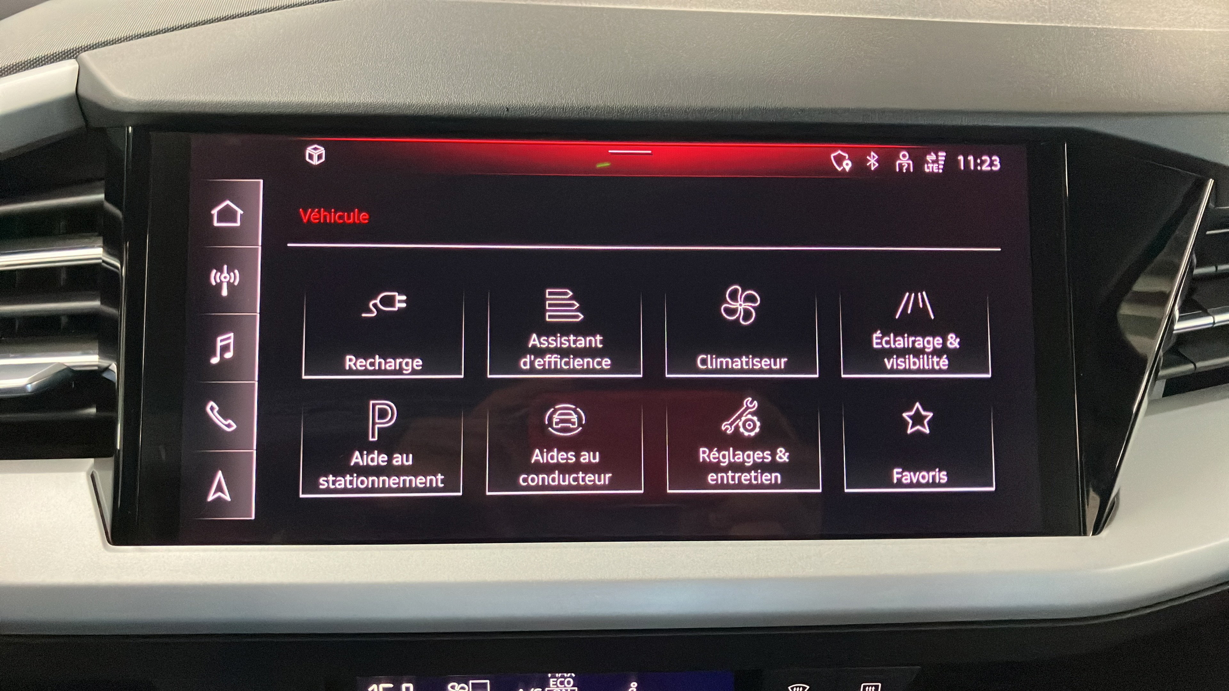 Audi Q4 e-tron 40 e-tron | Bild 15 von 24