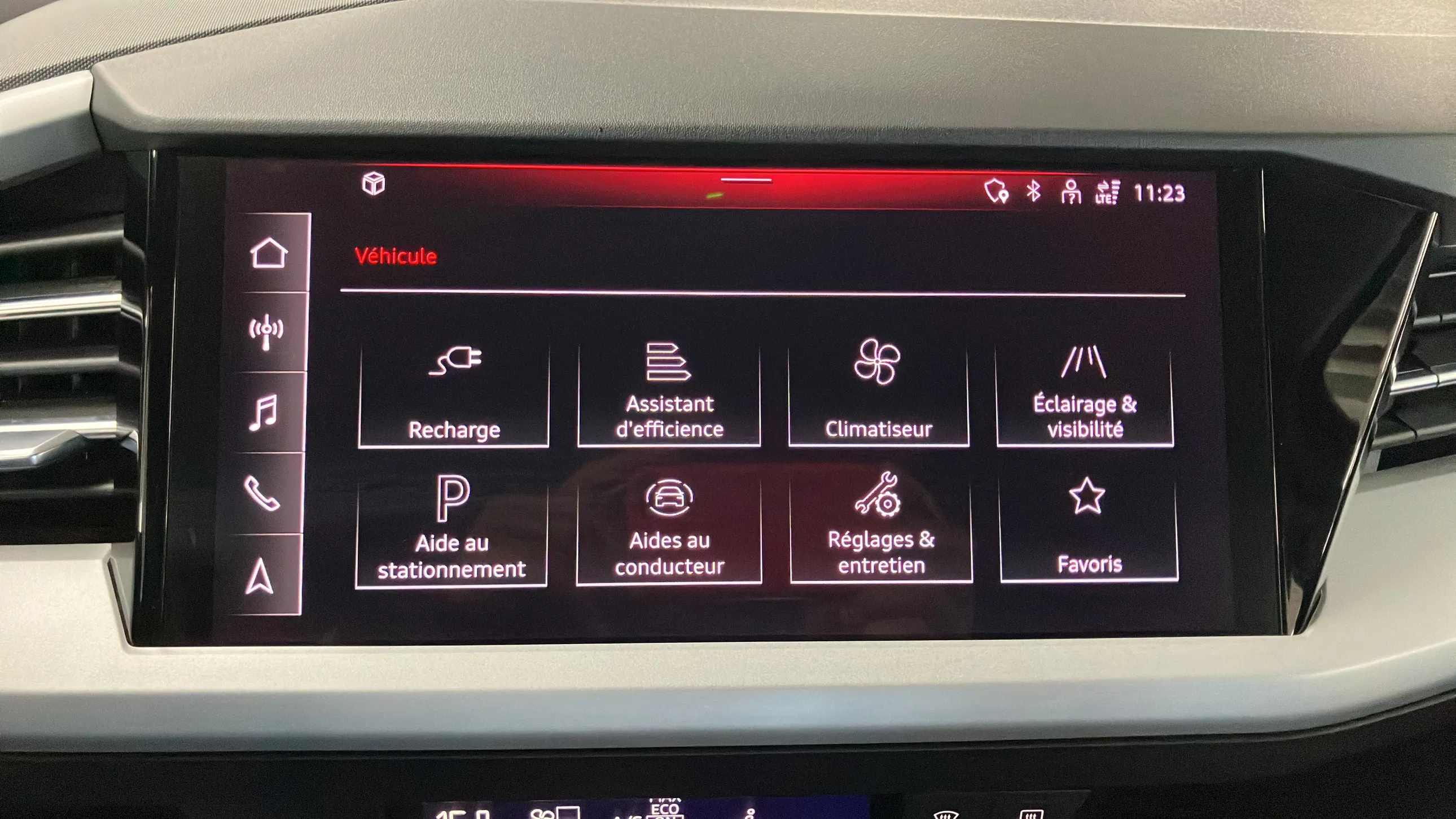 Audi Q4 e-tron 40 e-tron | Bild 15 von 24