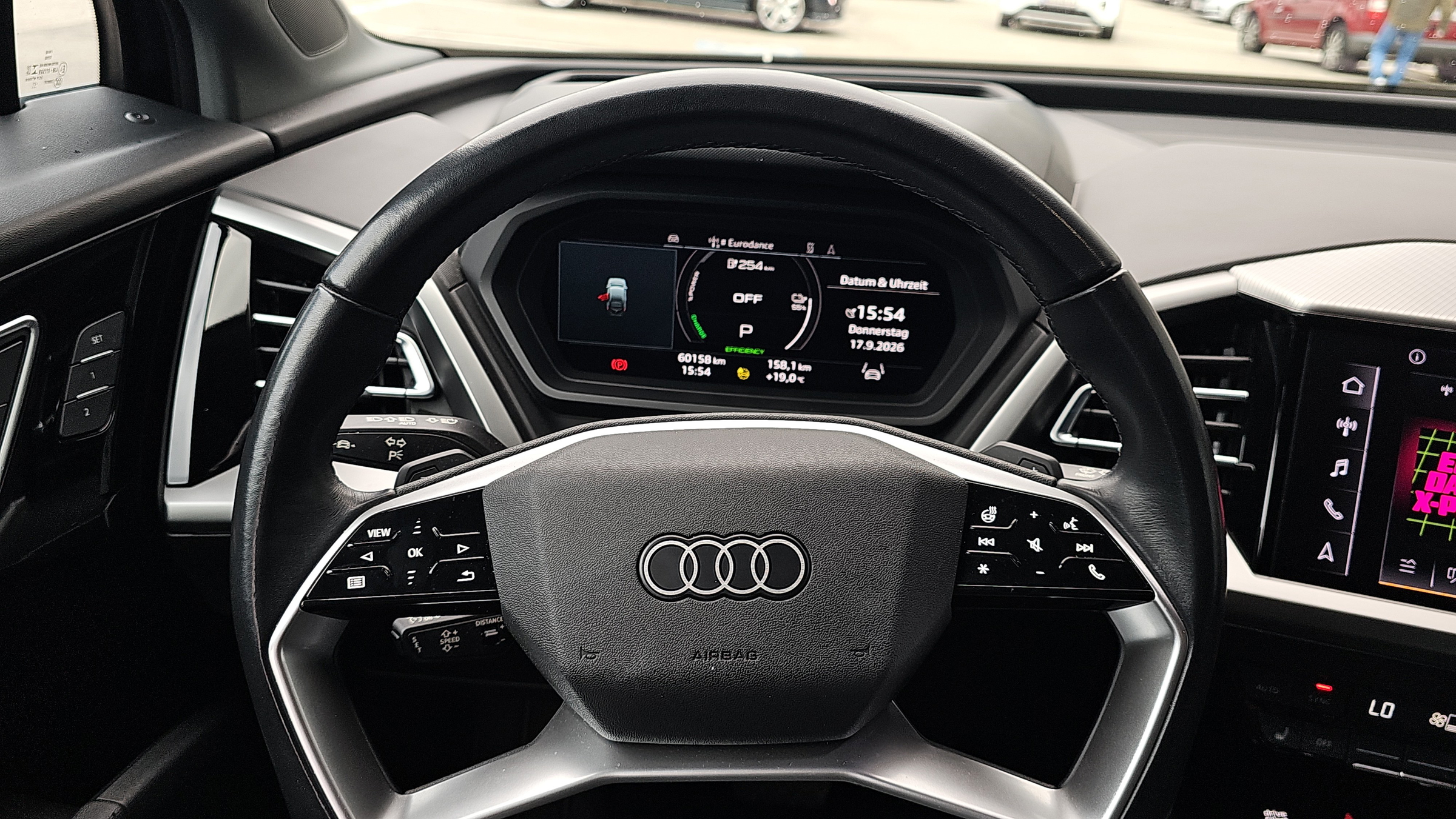Audi Q4 50 e-tron Sportback quattro 220 kW | Bild 12 von 21