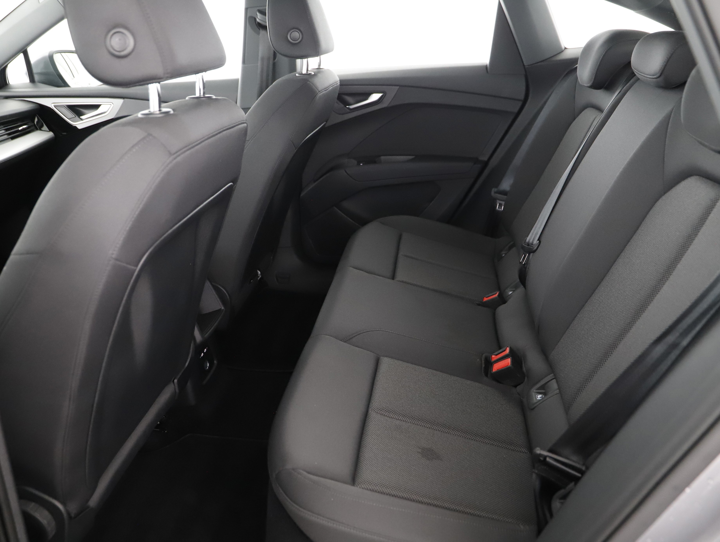 Audi Q4 e-tron Sportback quattro 45 e-tron business | Bild 2 von 23