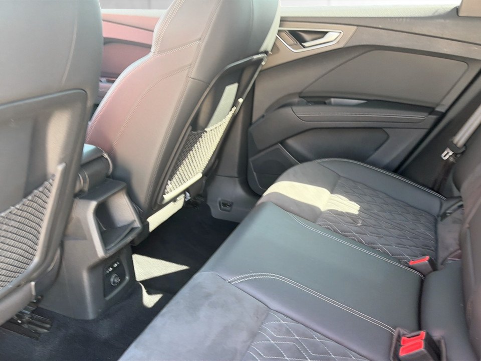Audi Q4 e-tron 40 e-tron | Bild 18 von 23