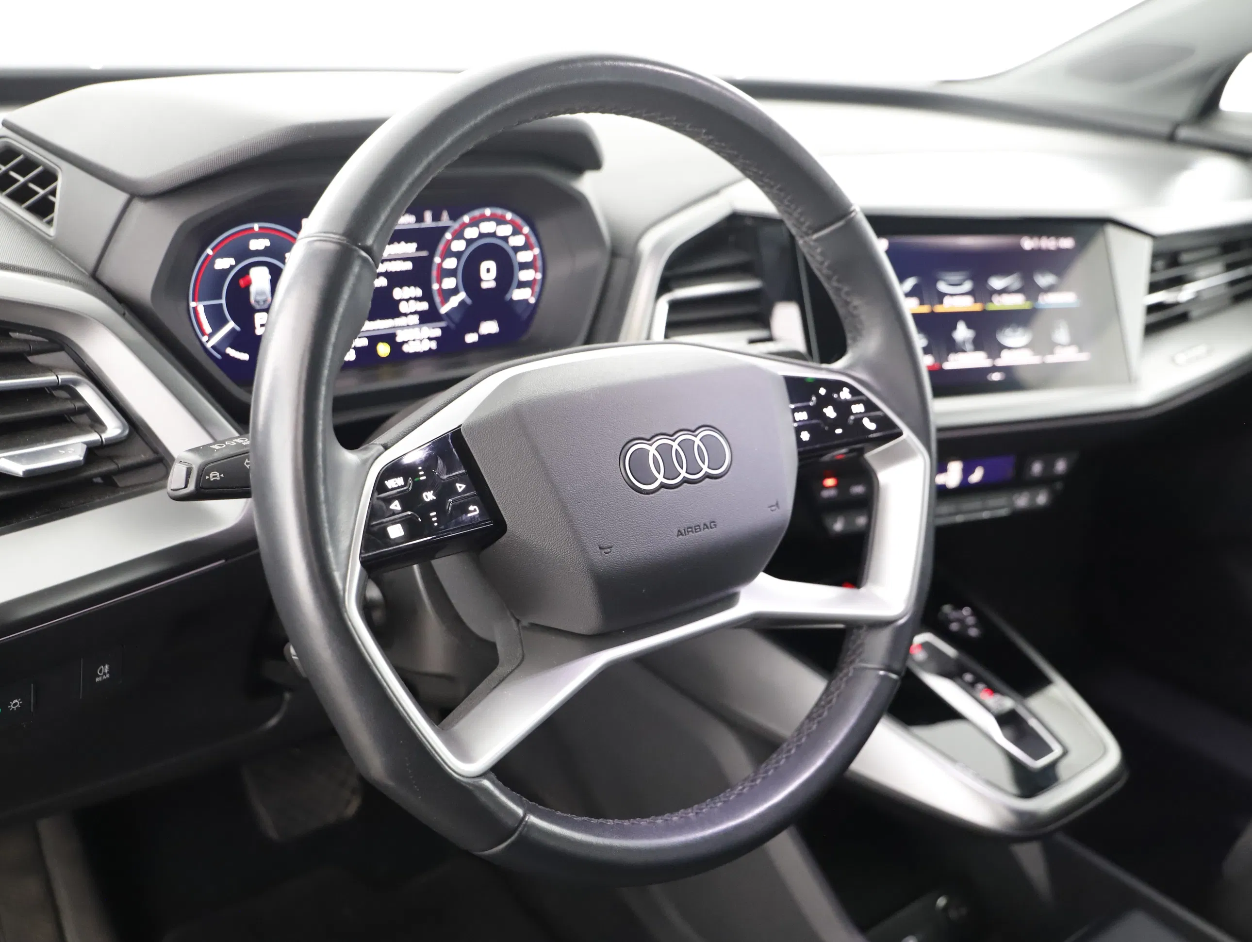 Audi Q4 e-tron quattro 45 e-tron | Bild 4 von 8