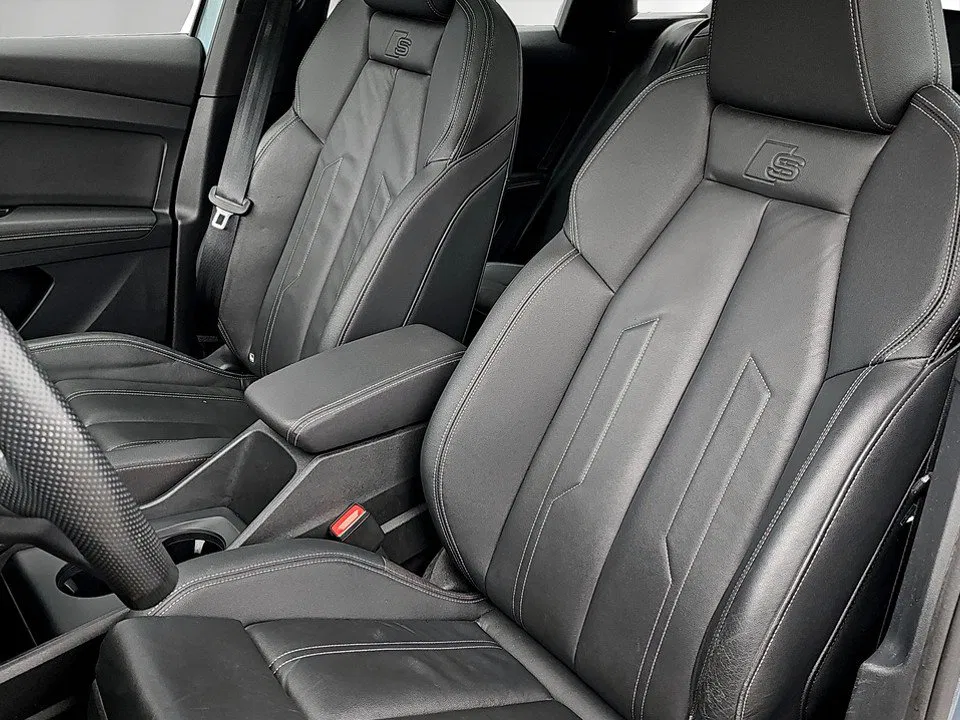 Audi Q4 50 e-tron quattro | Bild 10 von 24