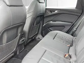 Audi Q4 50 e-tron quattro | Thumbnail 14 von 24