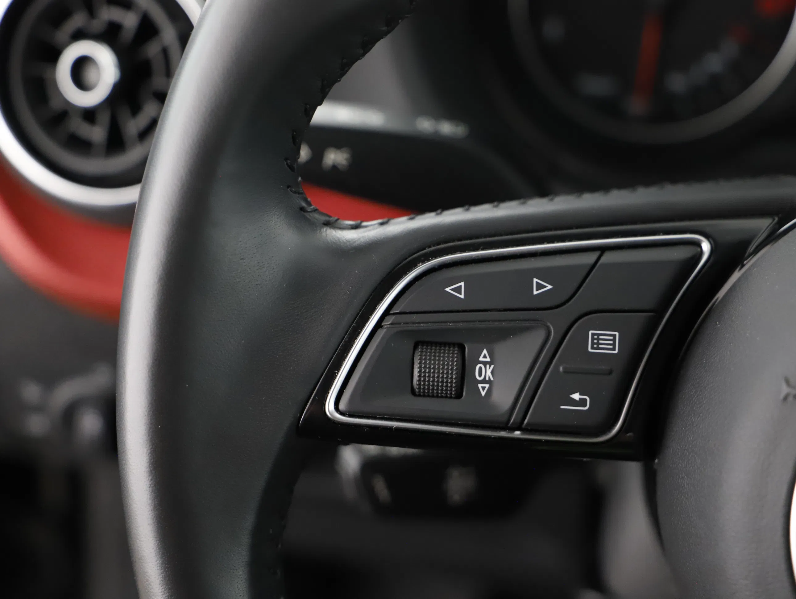 Audi Q2 35 TDI Sport | Bild 19 von 25