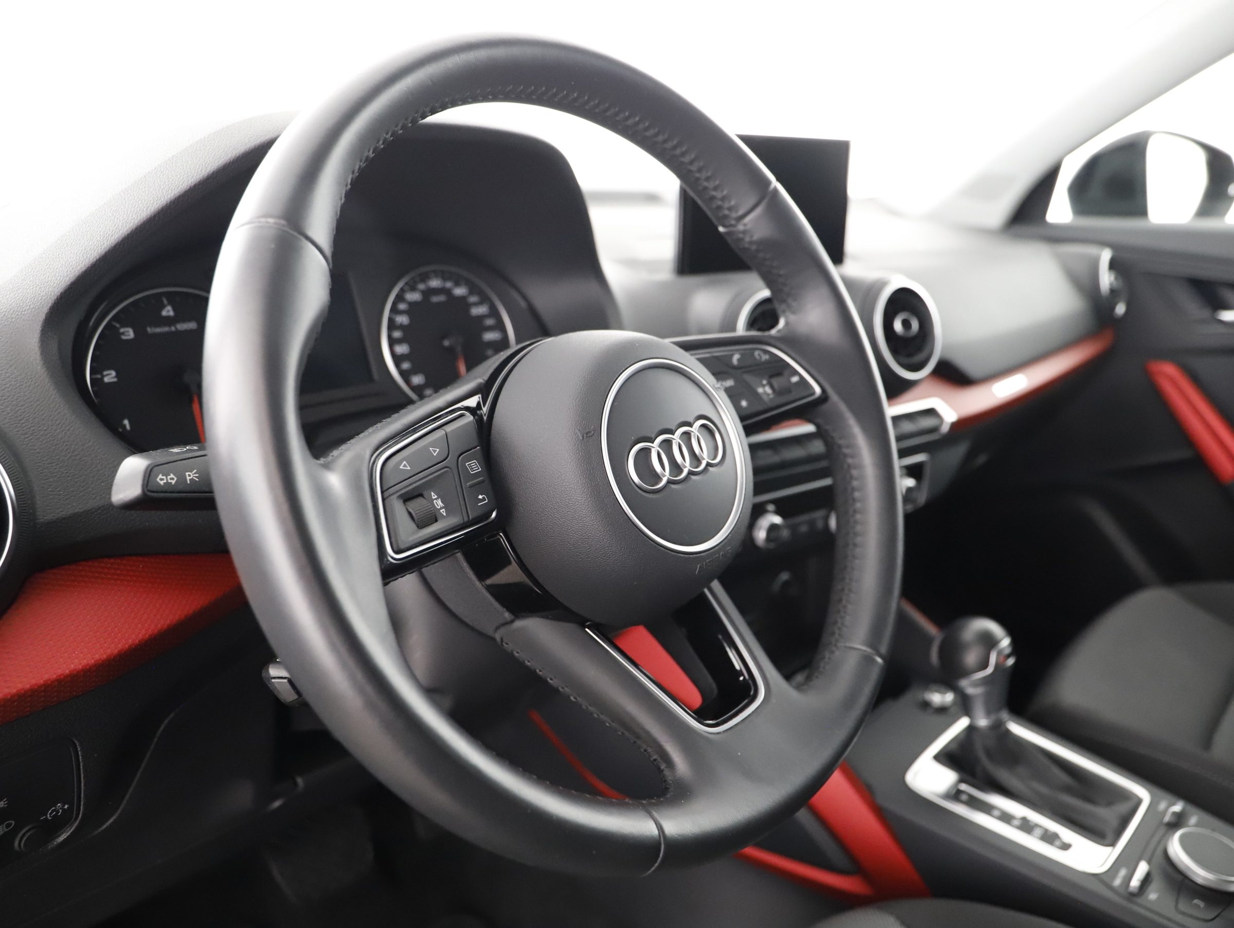 Audi Q2 35 TDI Sport | Bild 6 von 25