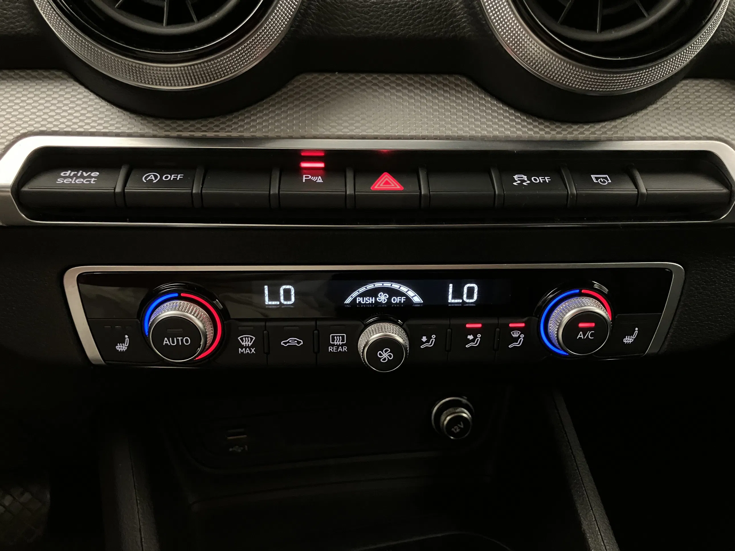 Audi Q2 30 TDI | Bild 25 von 31