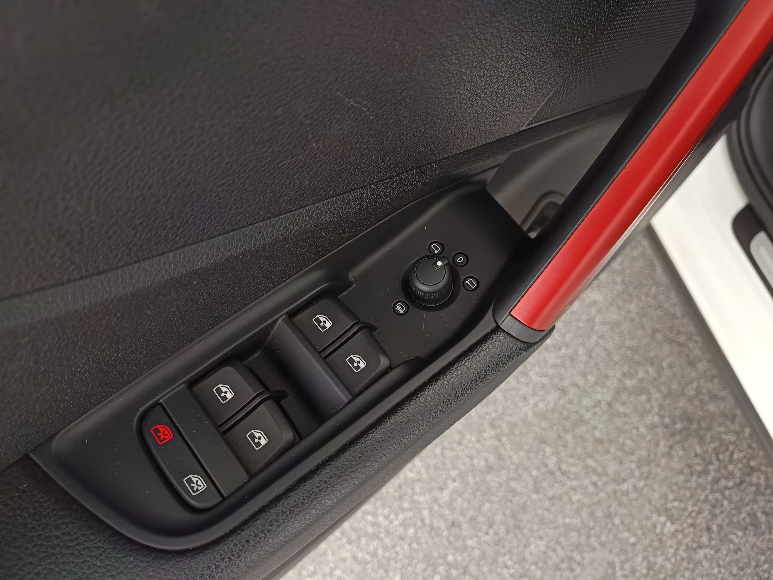 Audi Q2 1.0 TFSI sport | Bild 12 von 31