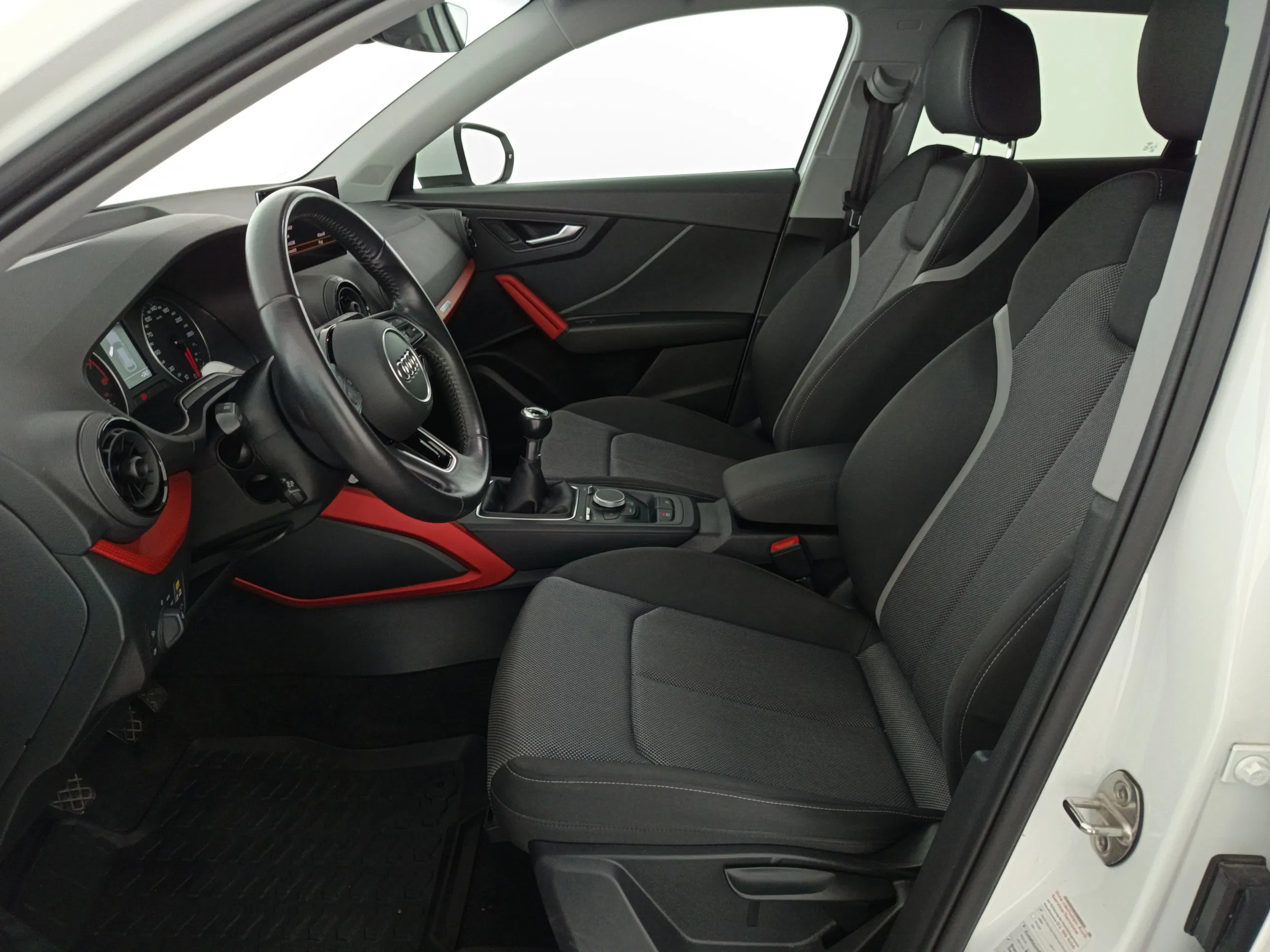 Audi Q2 1.0 TFSI sport | Bild 14 von 31