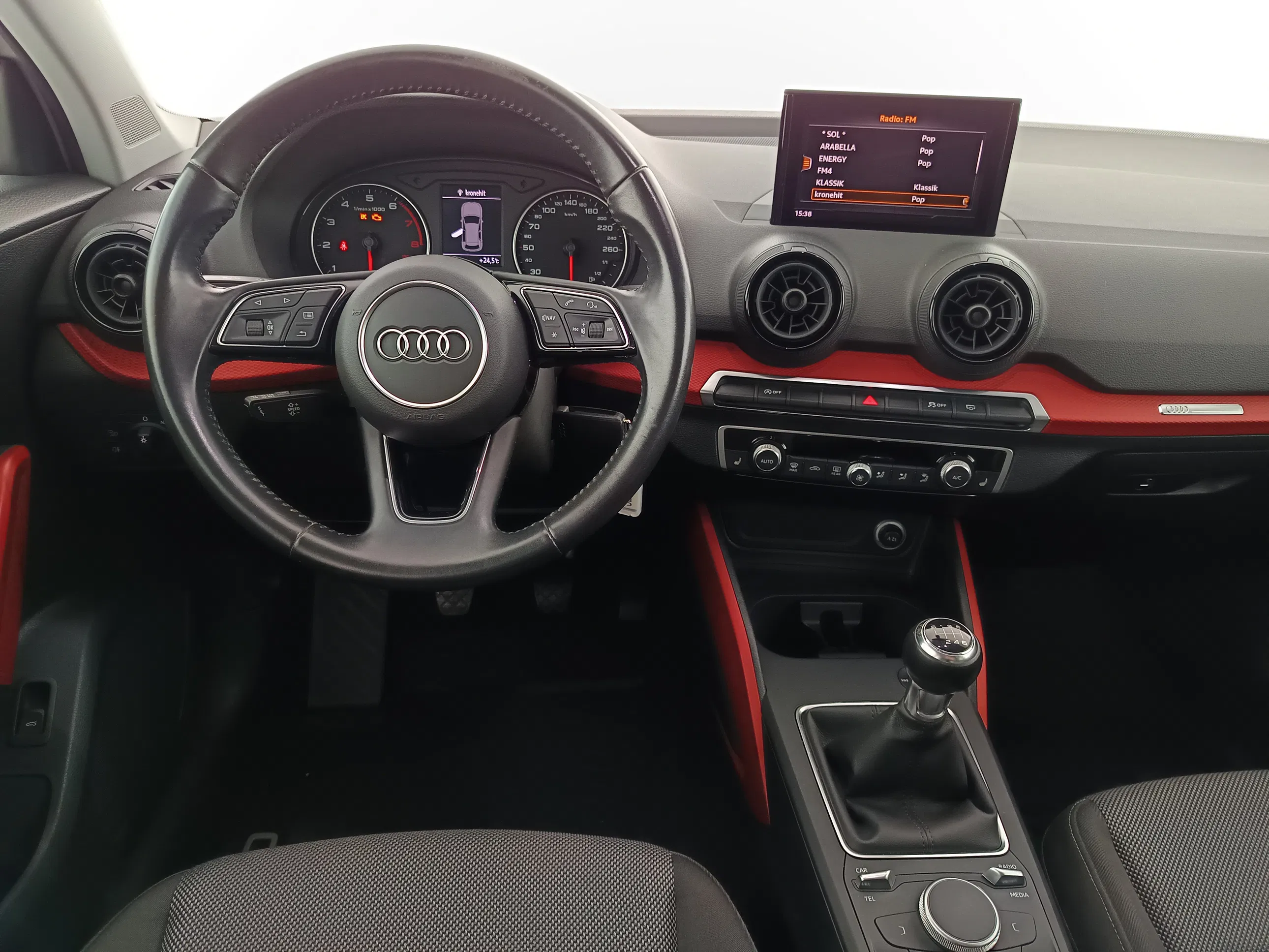 Audi Q2 1.0 TFSI sport | Bild 15 von 31