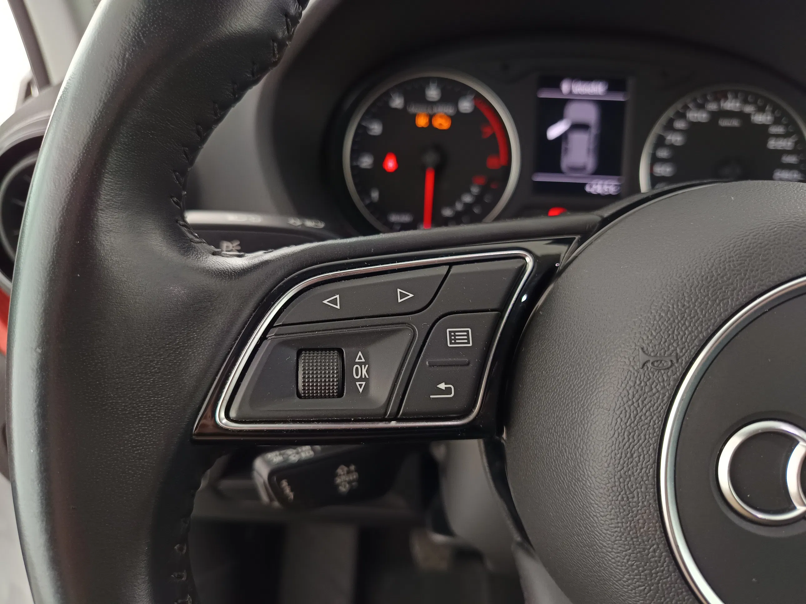 Audi Q2 1.0 TFSI sport | Bild 17 von 31