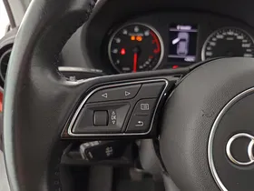 Audi Q2 1.0 TFSI sport | Thumbnail 17 von 31