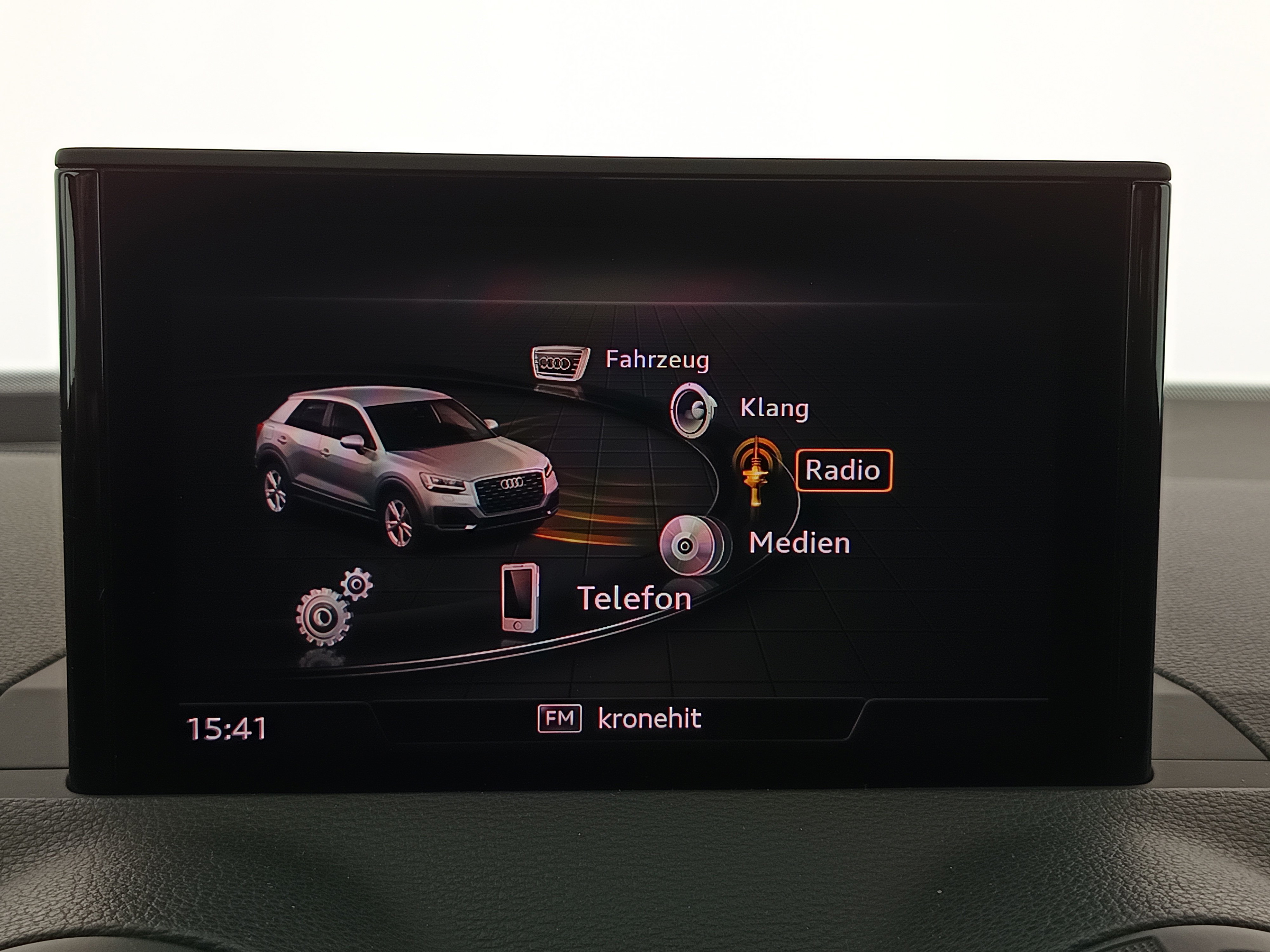 Audi Q2 1.0 TFSI sport | Bild 21 von 31