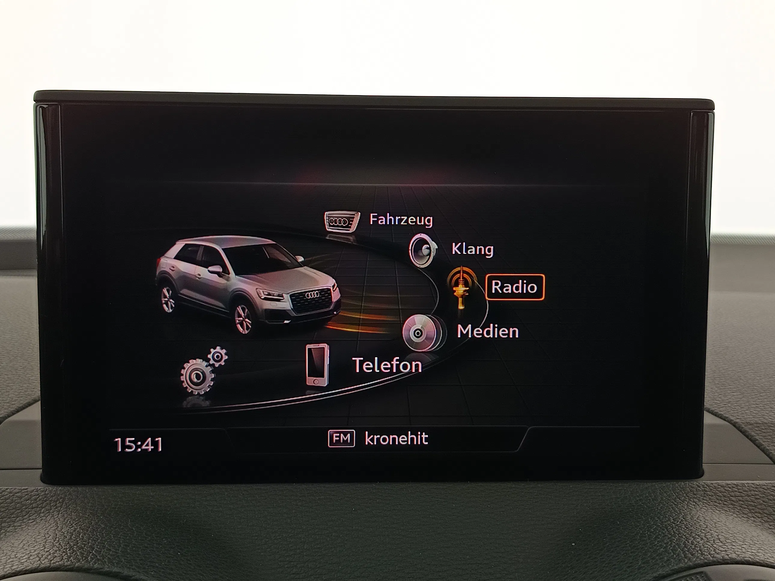 Audi Q2 1.0 TFSI sport | Bild 21 von 31