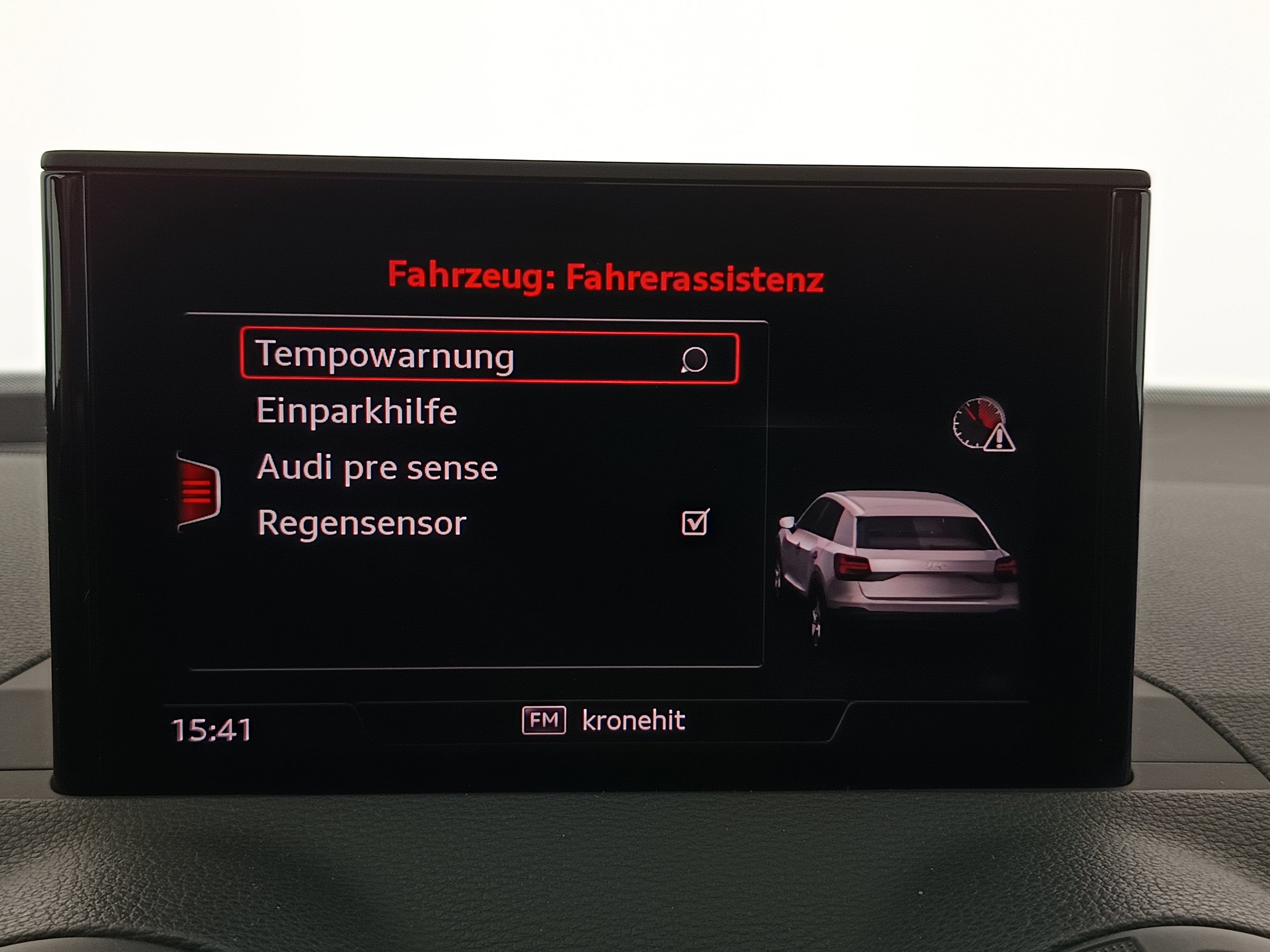 Audi Q2 1.0 TFSI sport | Bild 22 von 31