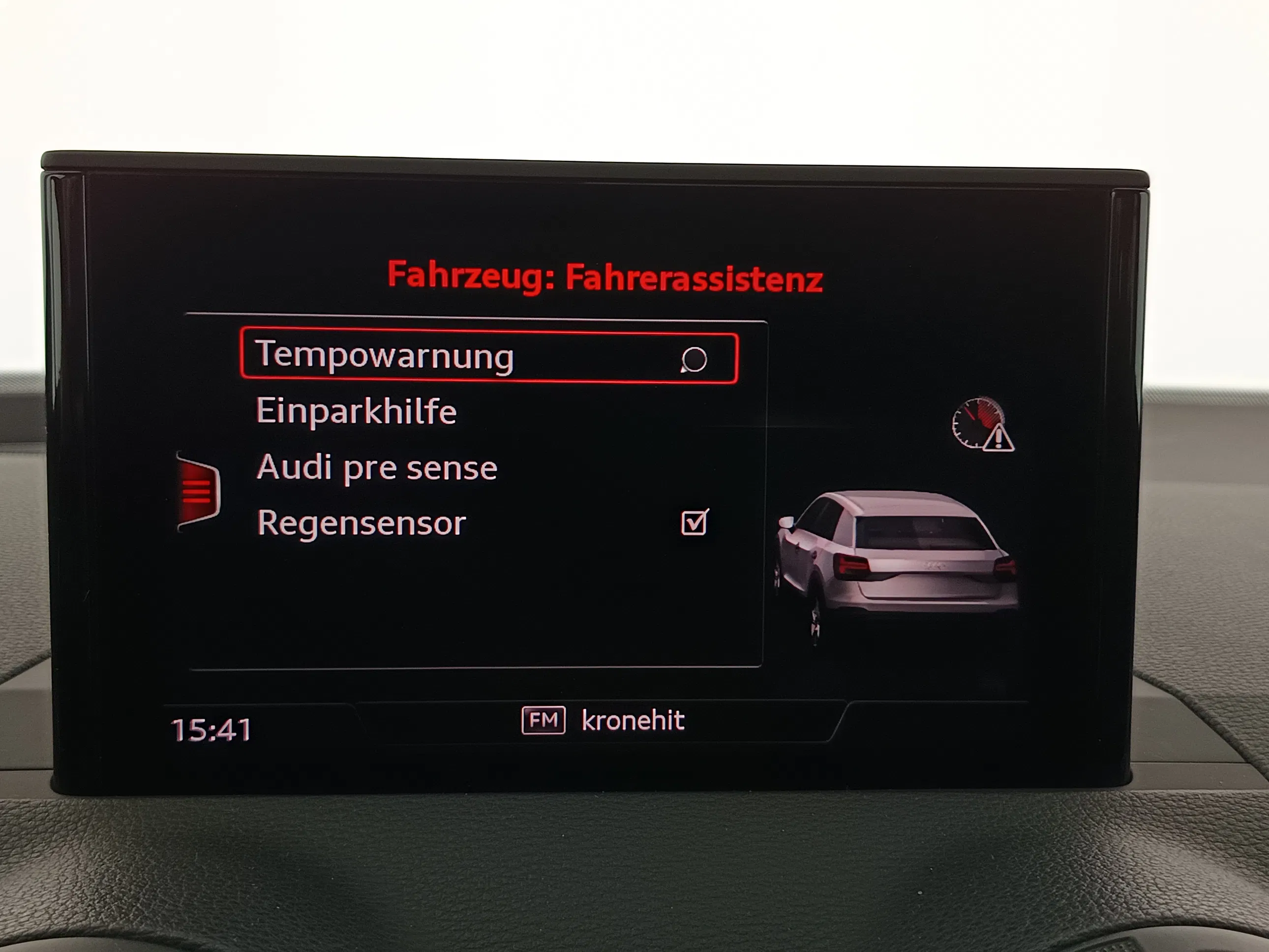 Audi Q2 1.0 TFSI sport | Bild 22 von 31