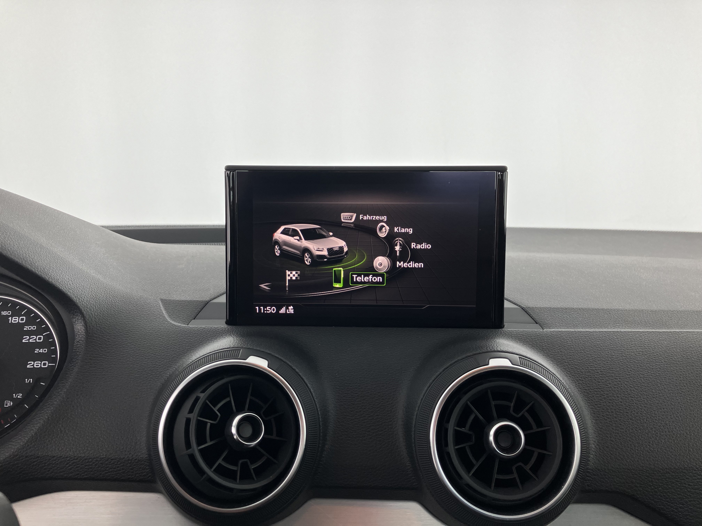 Audi Q2 2.0 35 TDI sport | Bild 11 von 31