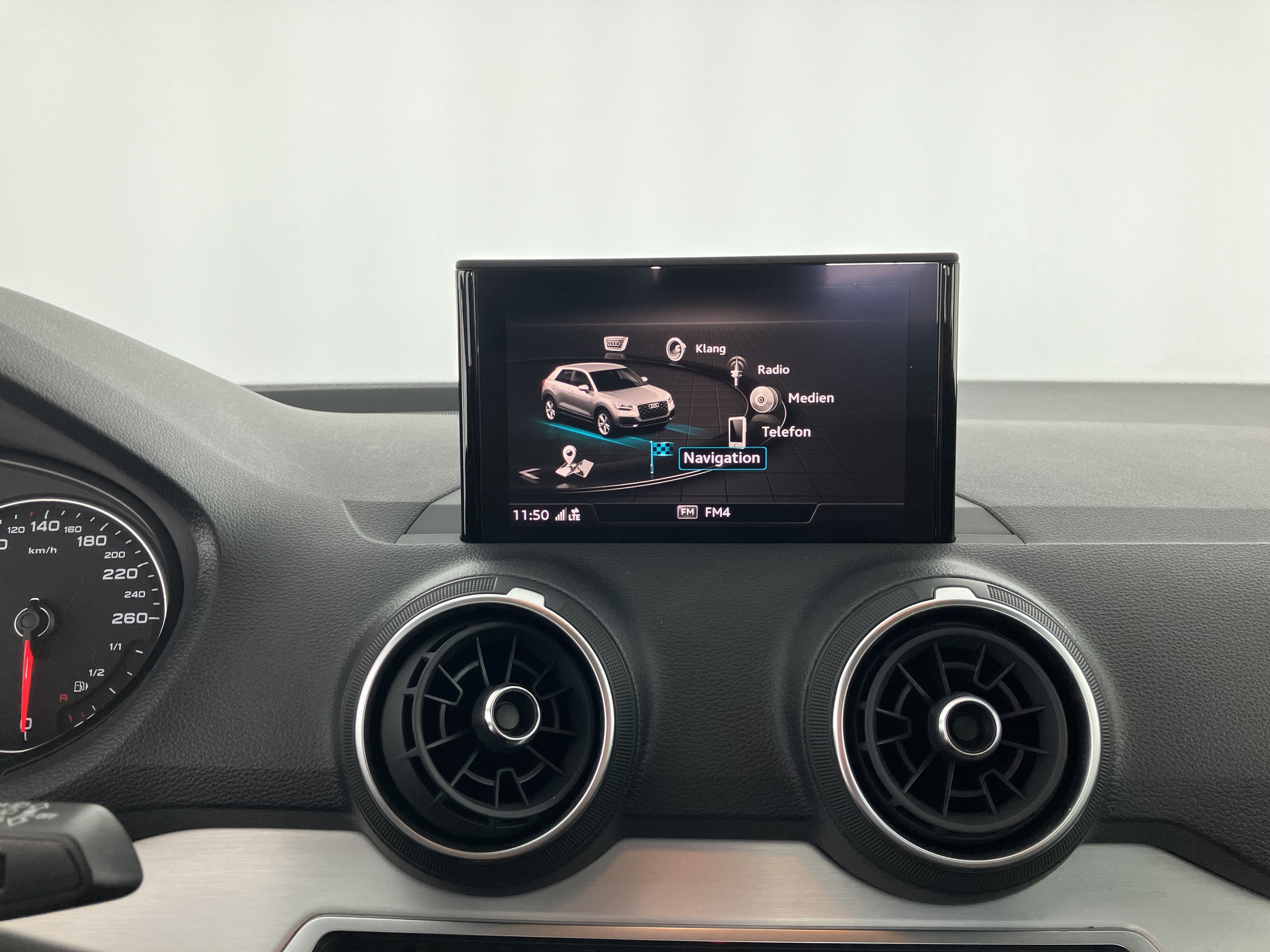 Audi Q2 2.0 35 TDI sport | Bild 13 von 31