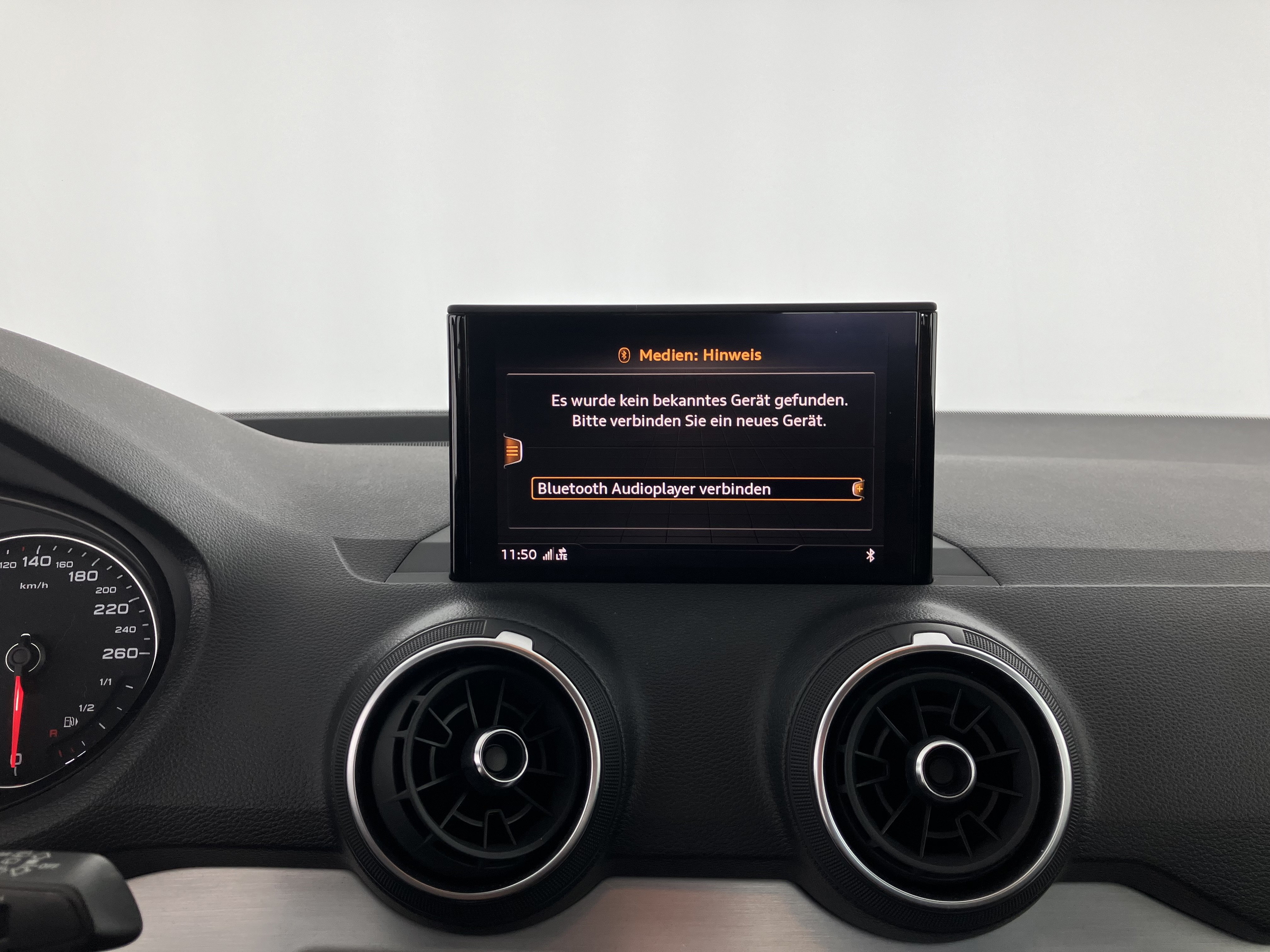 Audi Q2 2.0 35 TDI sport | Bild 14 von 31