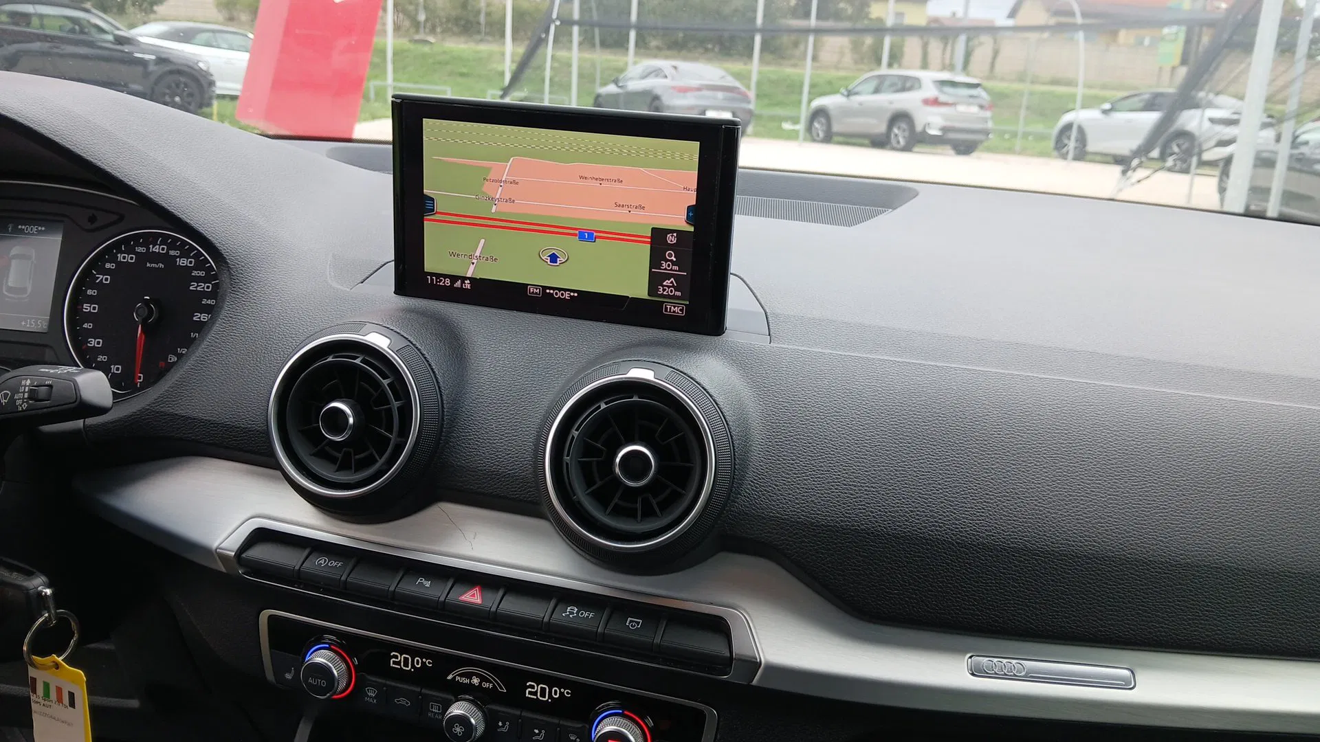 Audi Q2 2.0 35 TDI sport | Bild 15 von 22