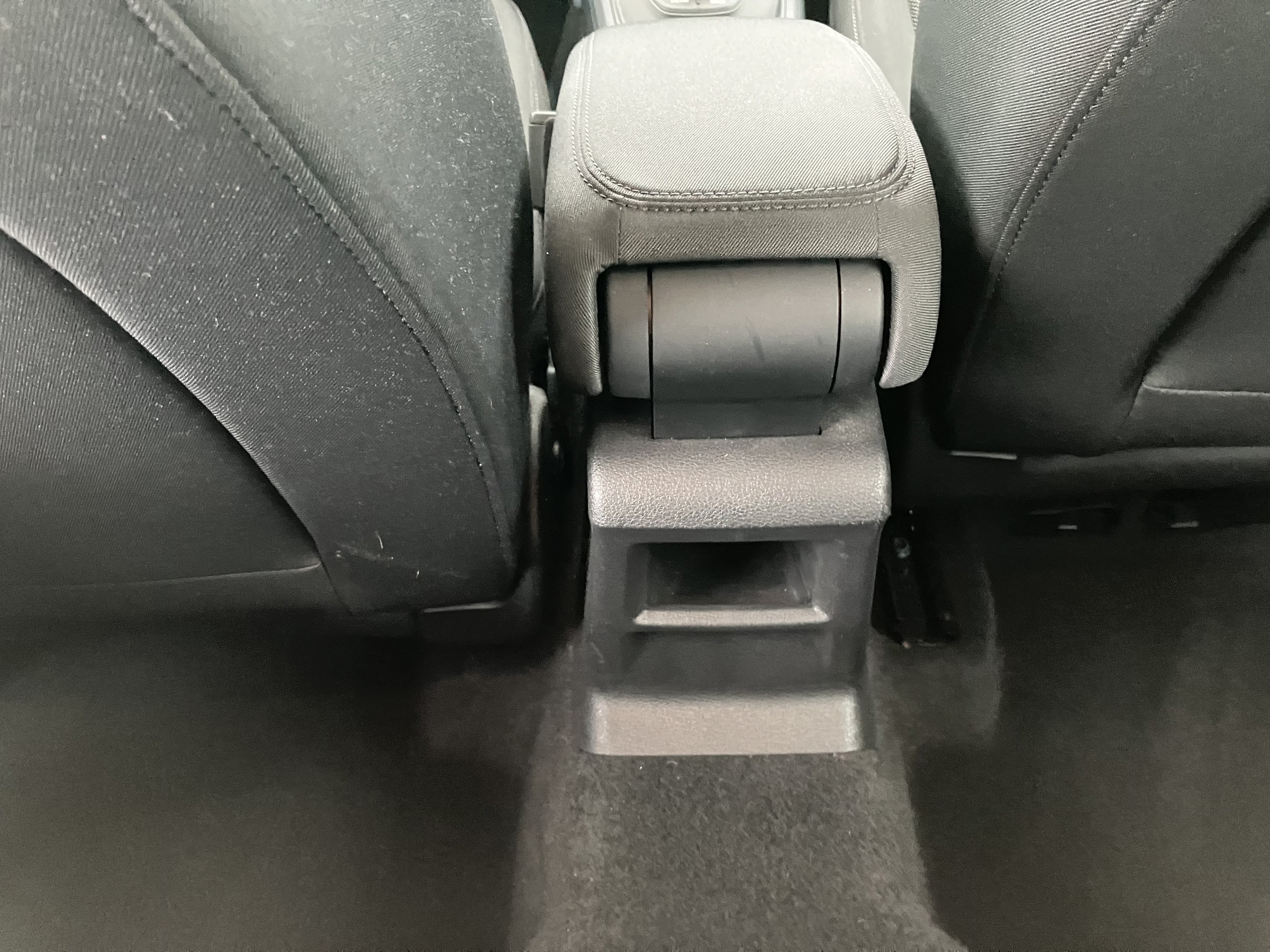 Audi Q2 2.0 35 TDI sport | Bild 23 von 31