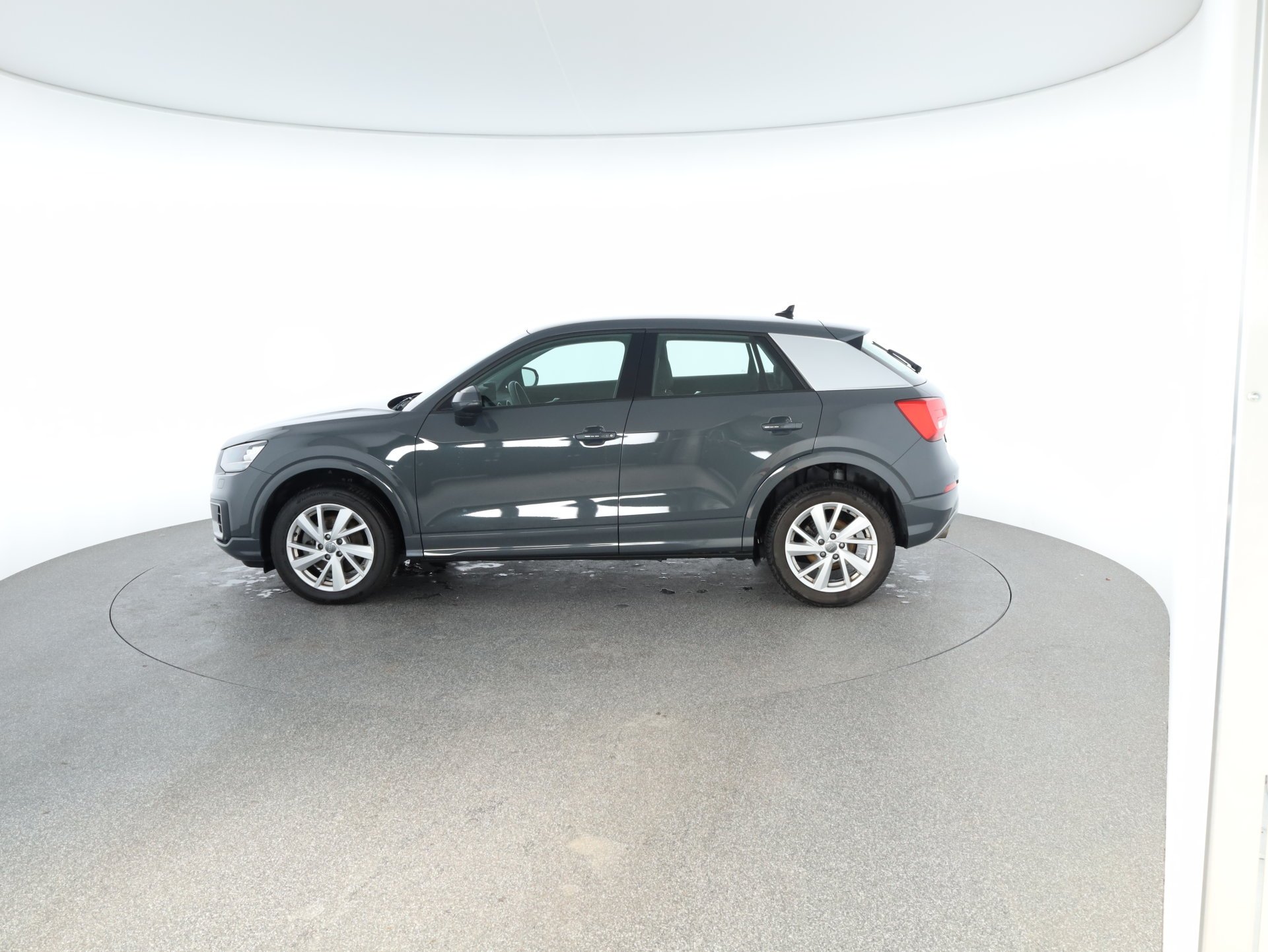 Audi Q2 2.0 35 TDI sport | Bild 28 von 31