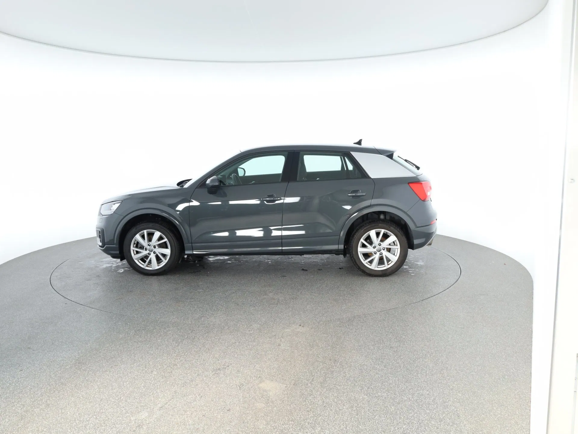 Audi Q2 2.0 35 TDI sport | Bild 28 von 31