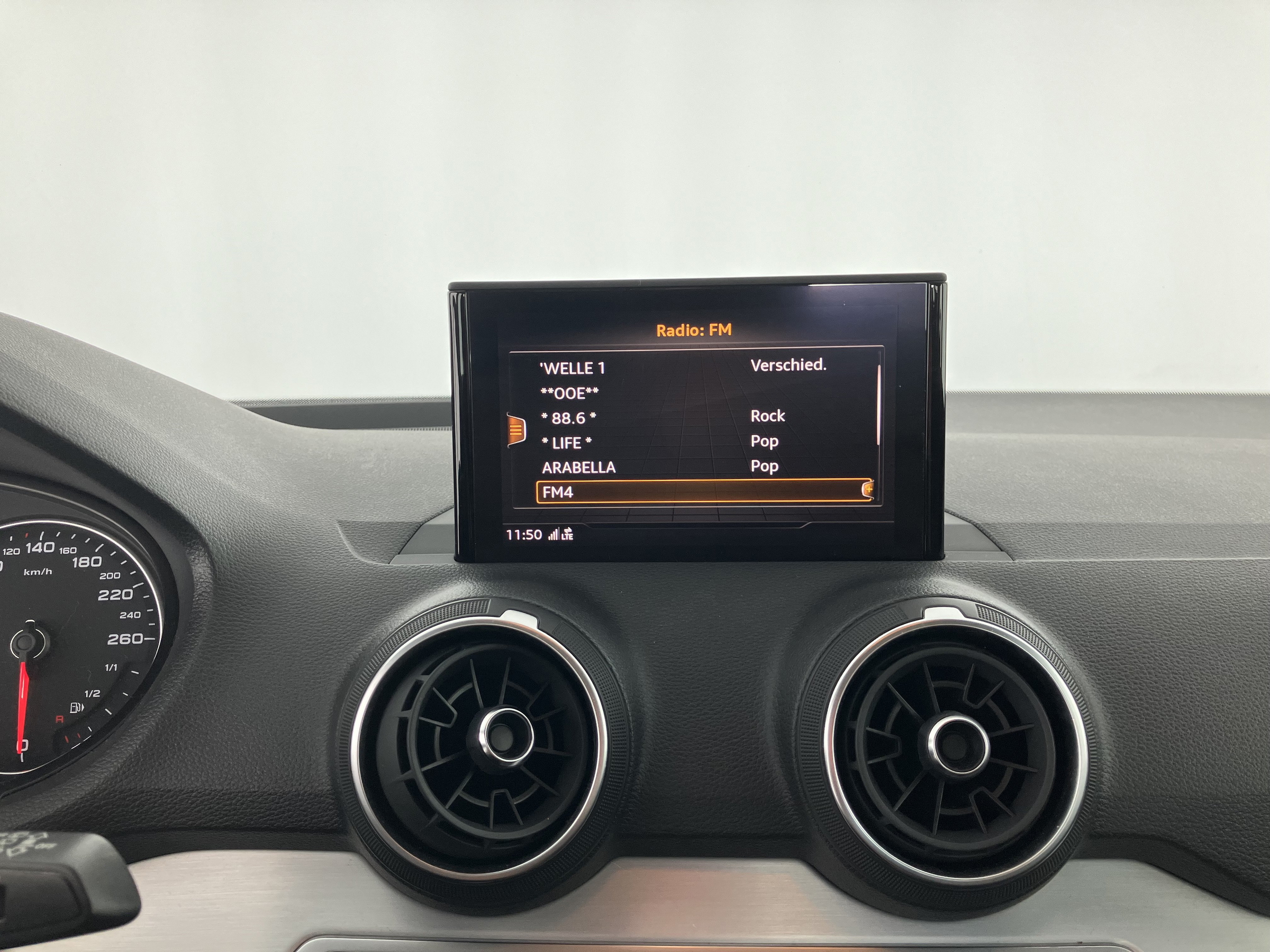 Audi Q2 2.0 35 TDI sport | Bild 9 von 31