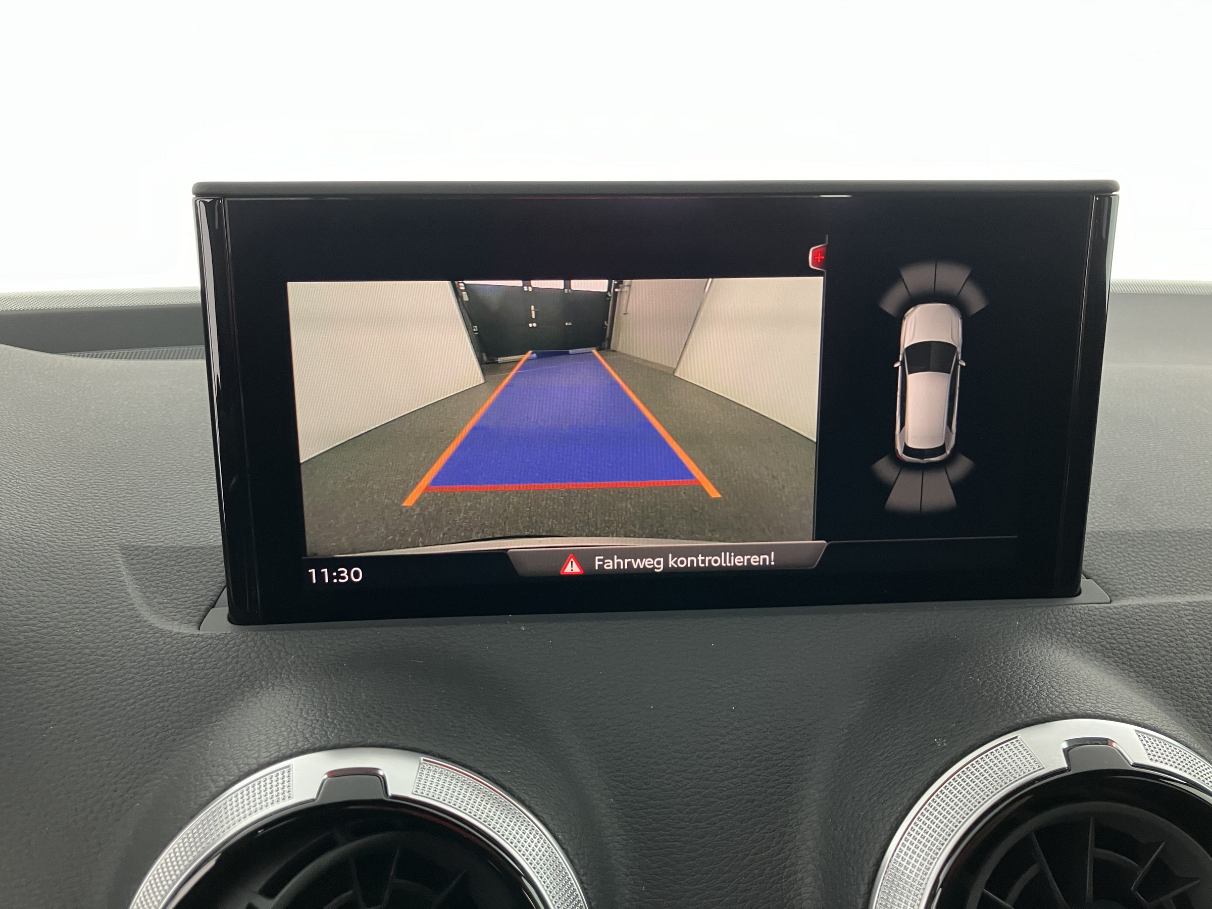 Audi Q2 40 2.0 TFSI quattro S-Line | Bild 11 von 29