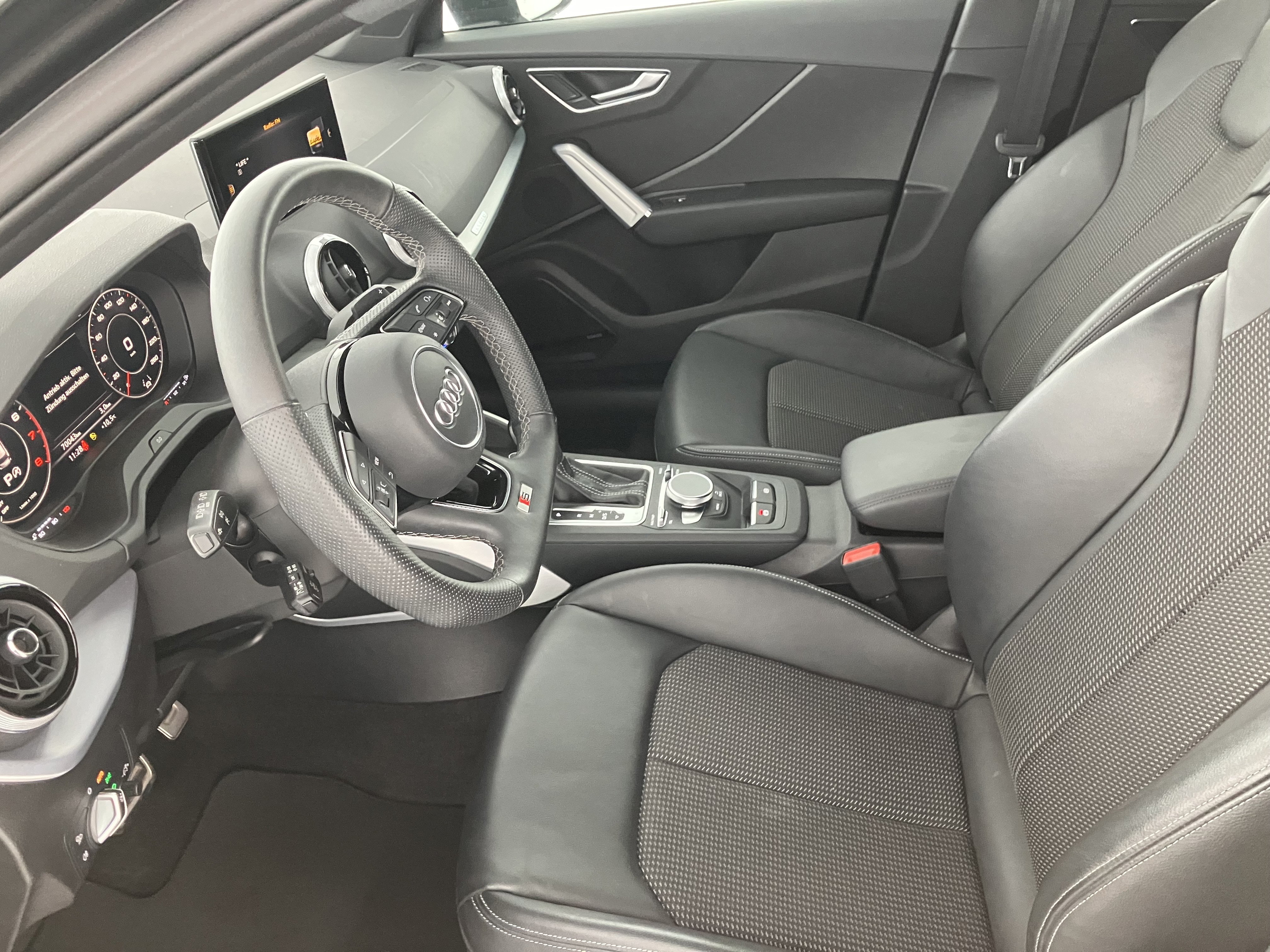 Audi Q2 40 2.0 TFSI quattro S-Line | Bild 4 von 29