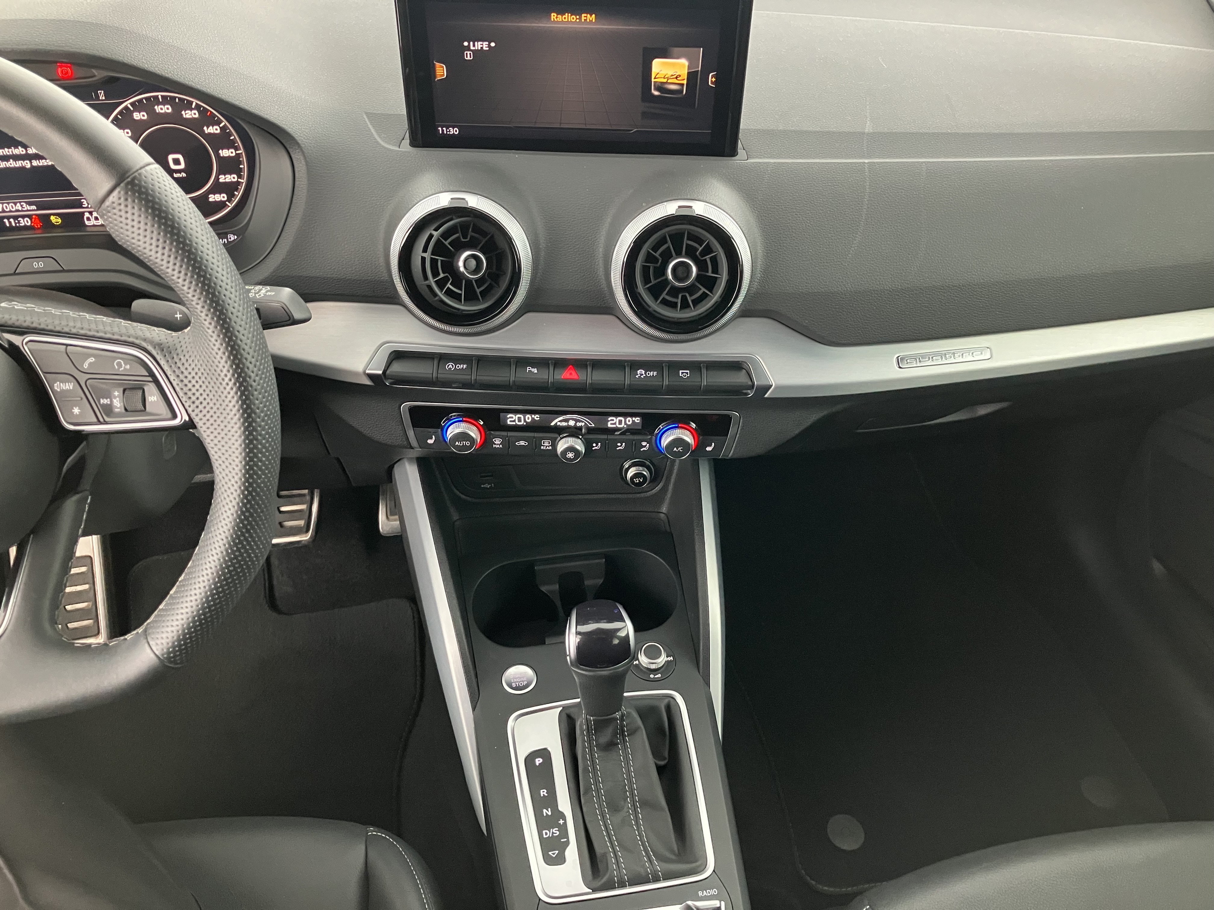 Audi Q2 40 2.0 TFSI quattro S-Line | Bild 6 von 29