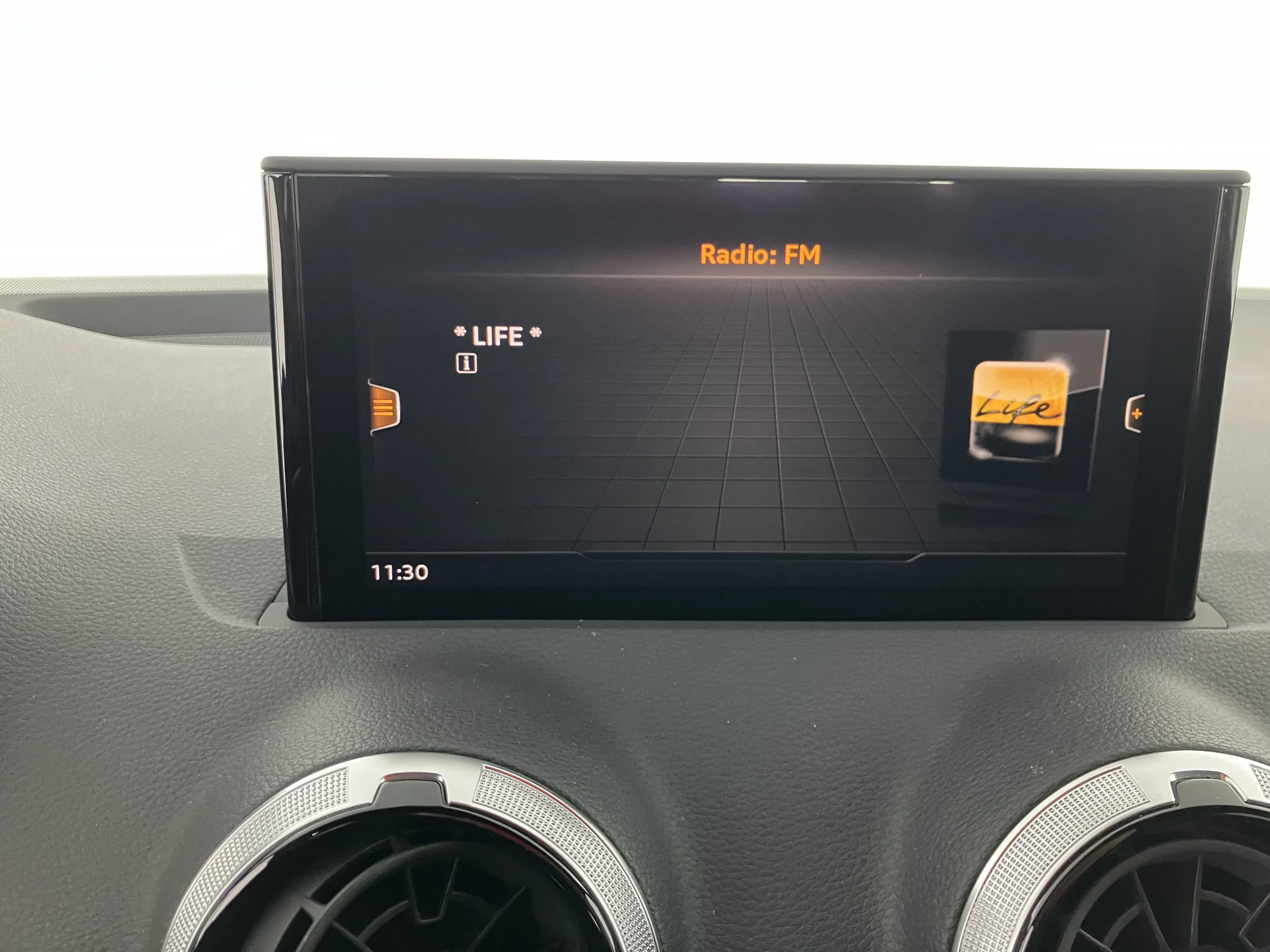 Audi Q2 40 2.0 TFSI quattro S-Line | Bild 8 von 29