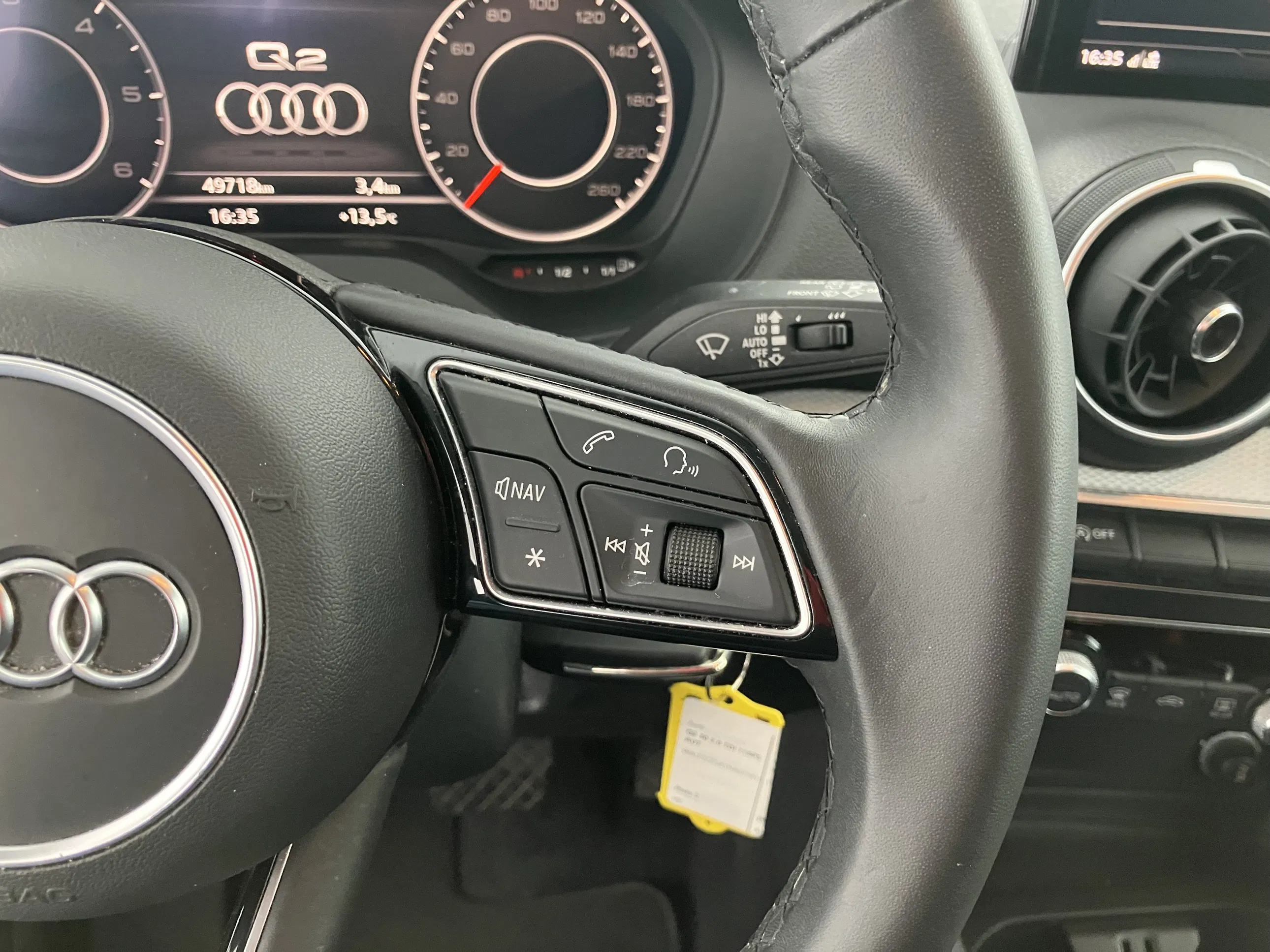 Audi Q2 30 35 2.0 TDI | Bild 17 von 27