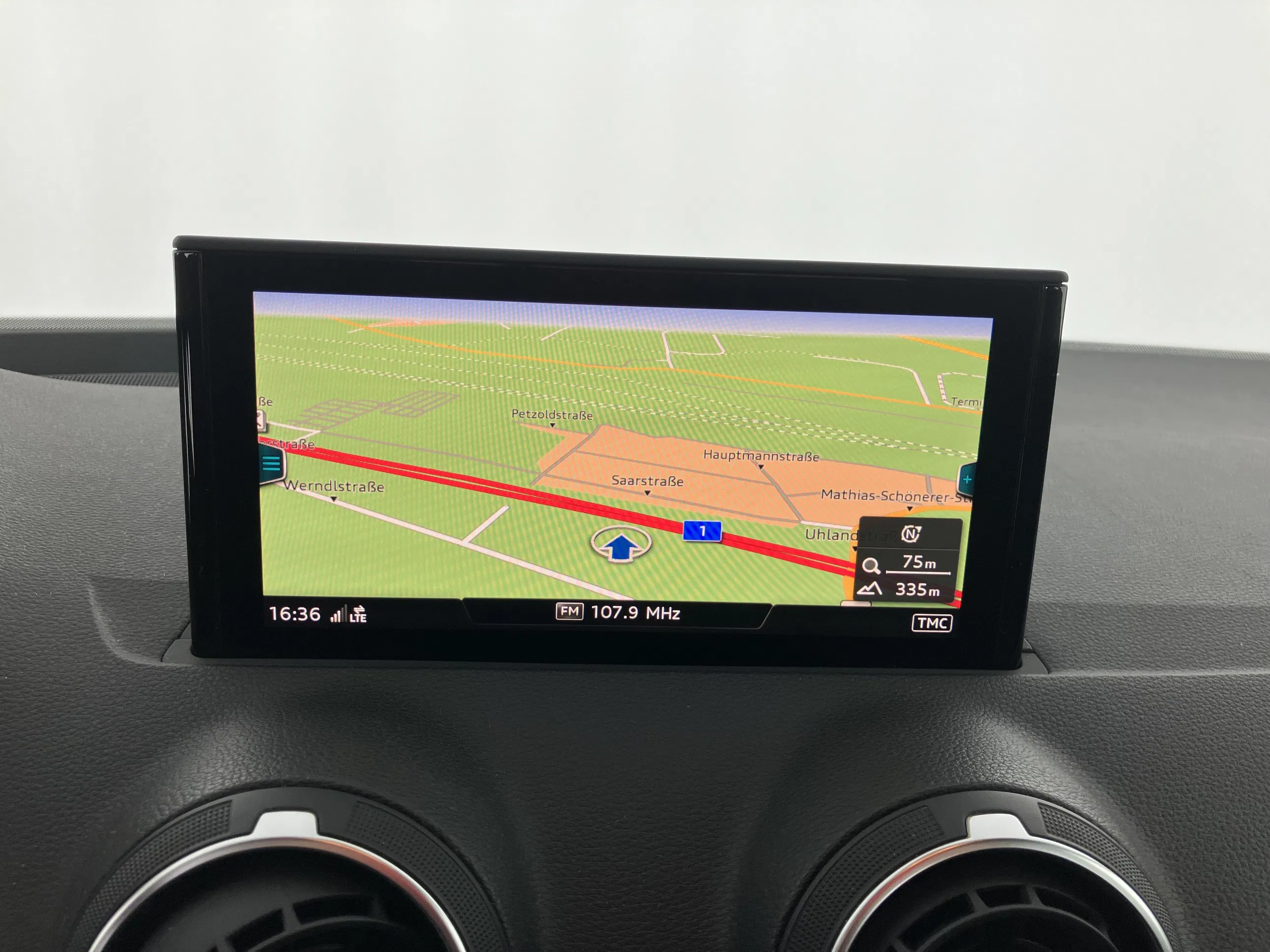 Audi Q2 30 35 2.0 TDI | Bild 10 von 27