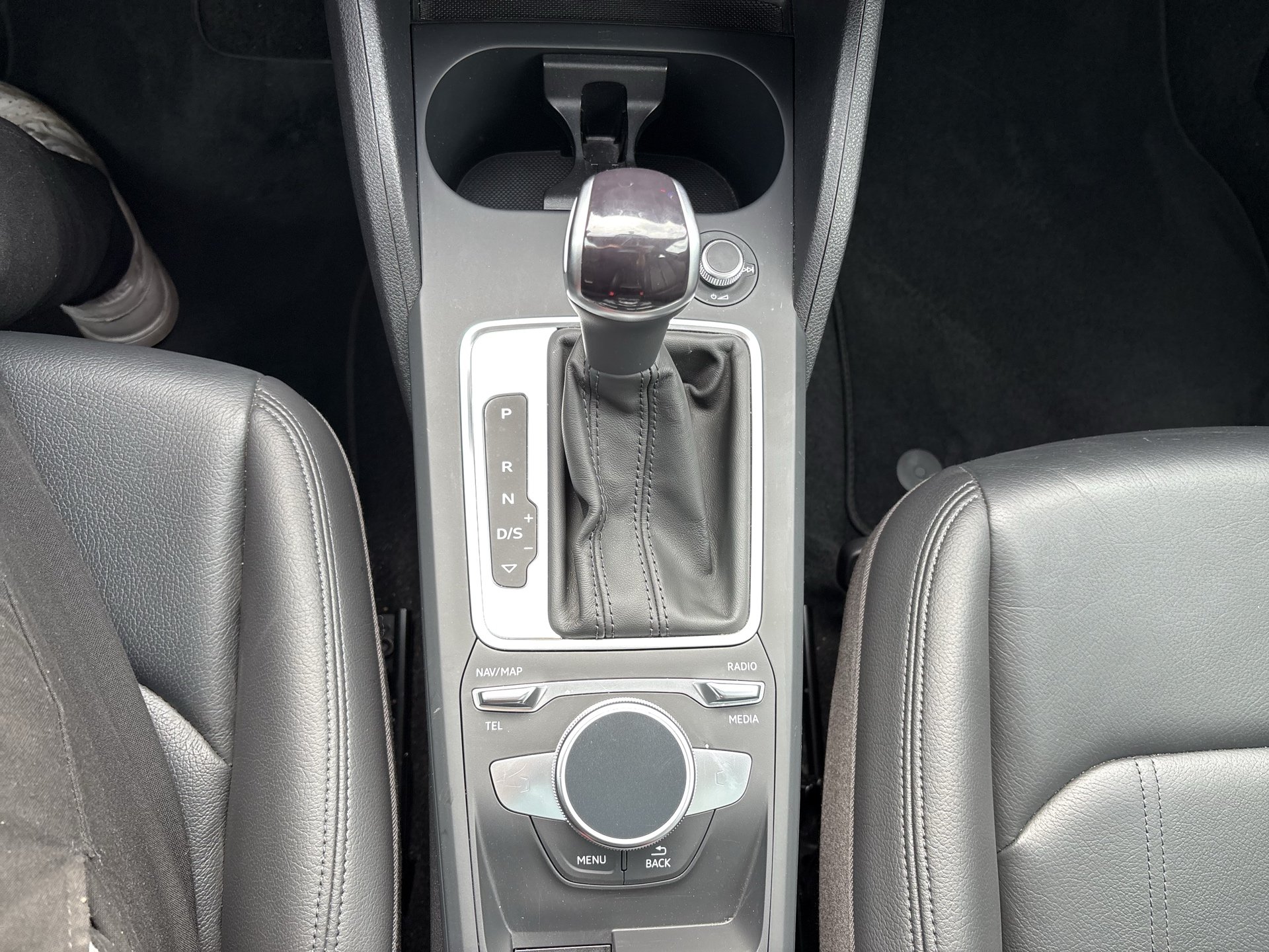 Audi Q2 30 35 2.0 TDI | Bild 17 von 23