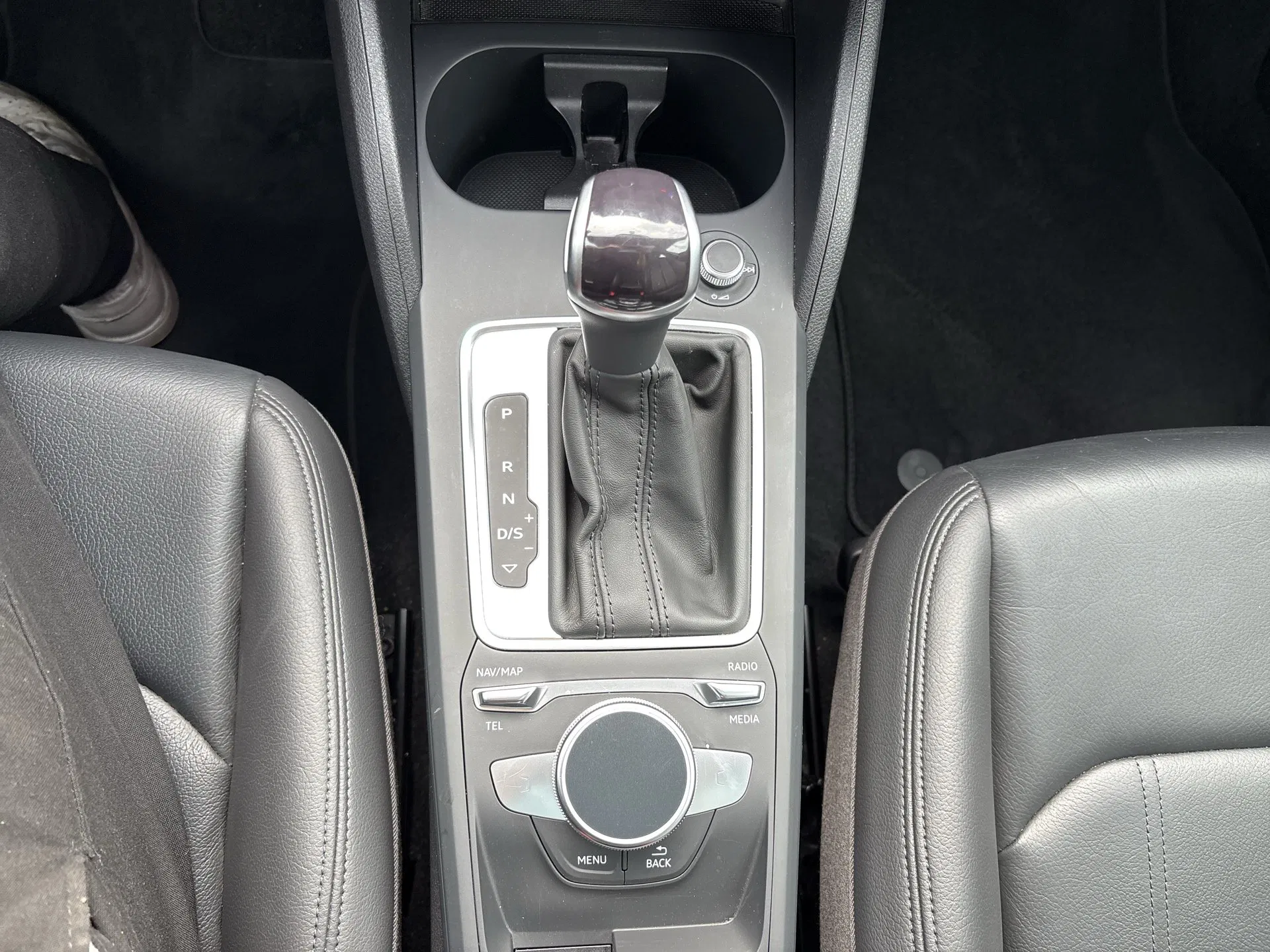 Audi Q2 30 35 2.0 TDI | Bild 17 von 23