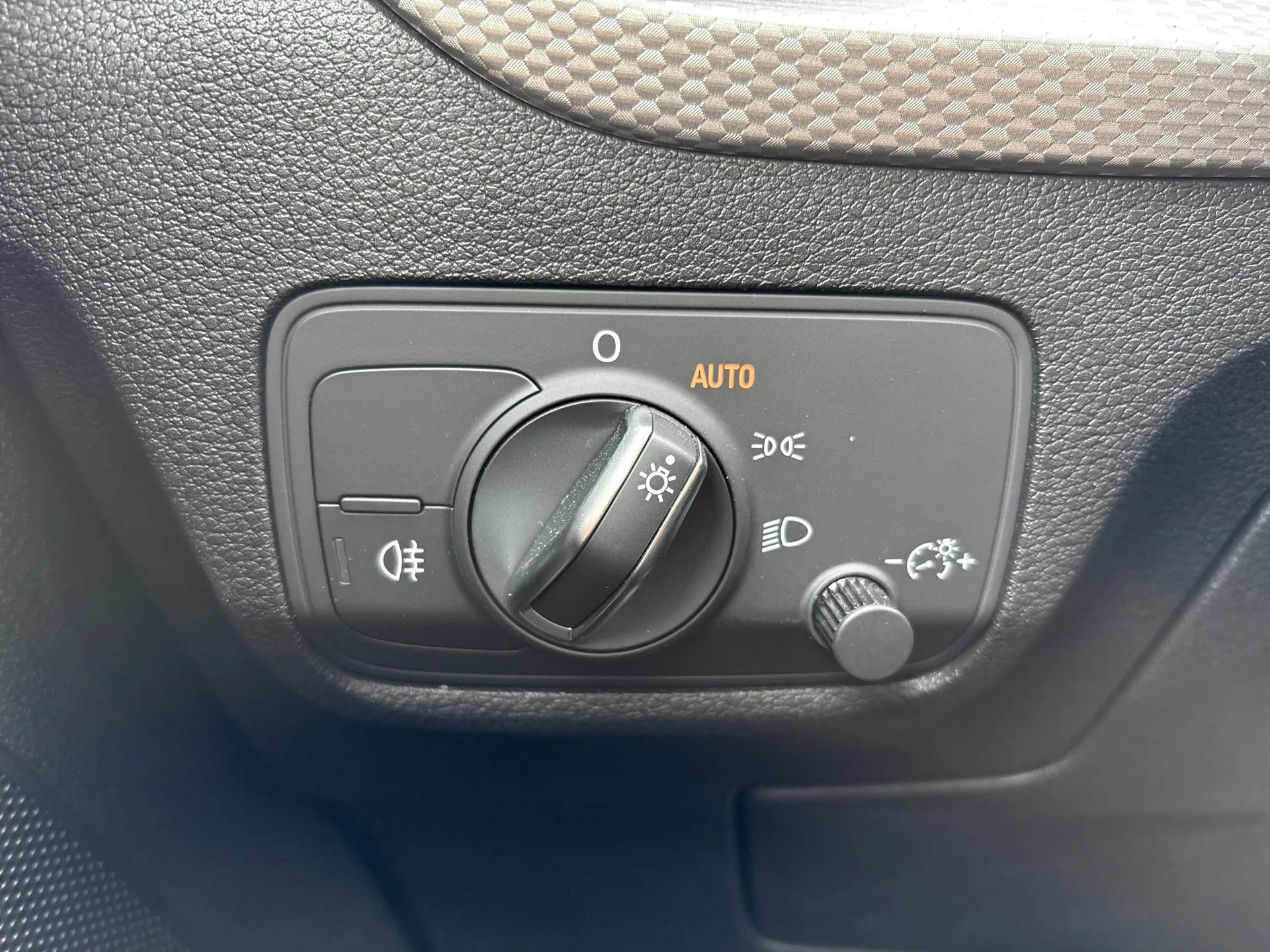 Audi Q2 30 35 2.0 TDI | Bild 9 von 23