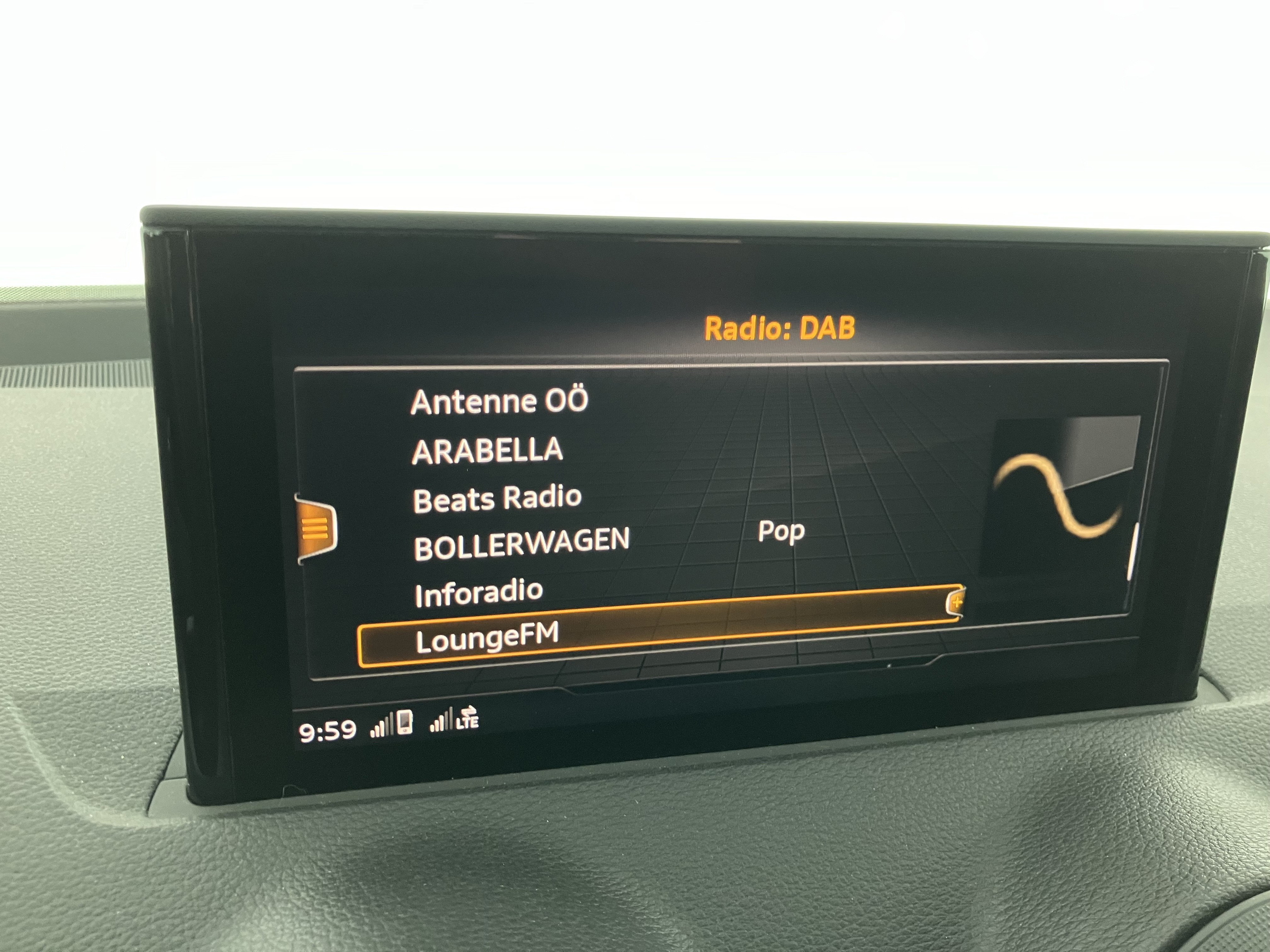 Audi Q2 30 TDI design Aut. | Bild 17 von 28