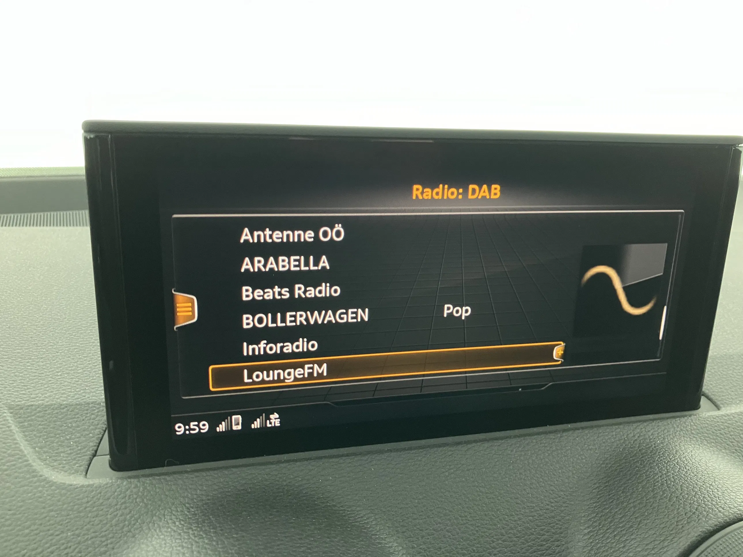 Audi Q2 30 TDI design Aut. | Bild 17 von 28