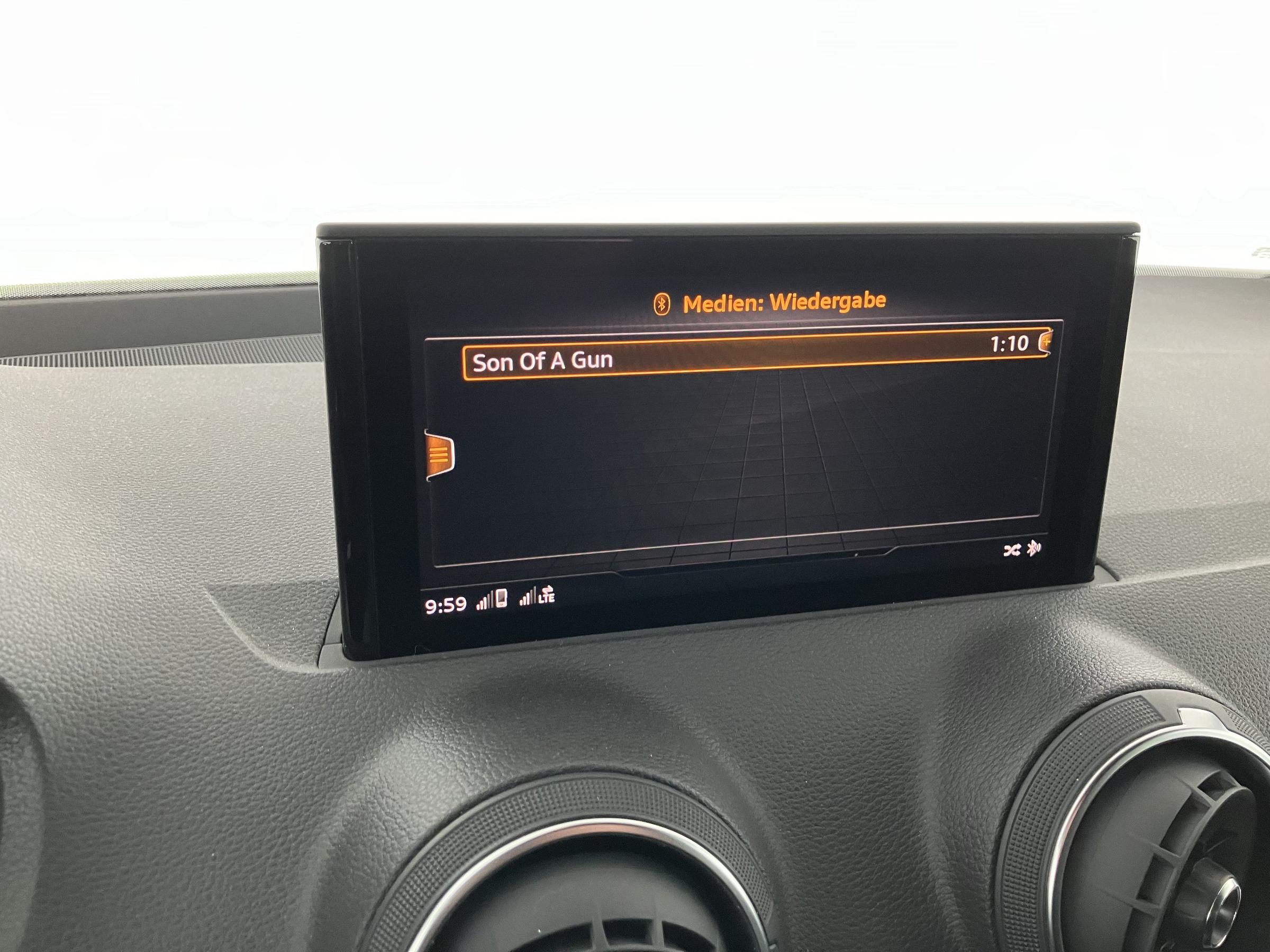 Audi Q2 30 TDI design Aut. | Bild 18 von 28