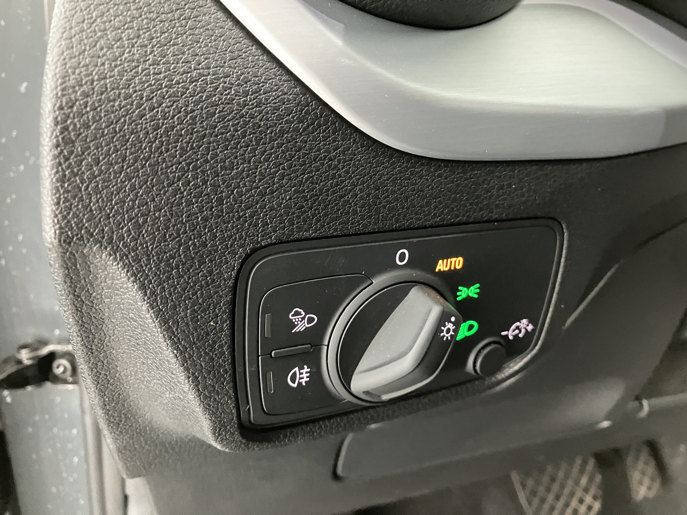 Audi Q2 30 TDI design Aut. | Bild 7 von 28