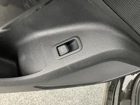 Audi Q2 2.0 35 TDI sport | Thumbnail 22 von 30