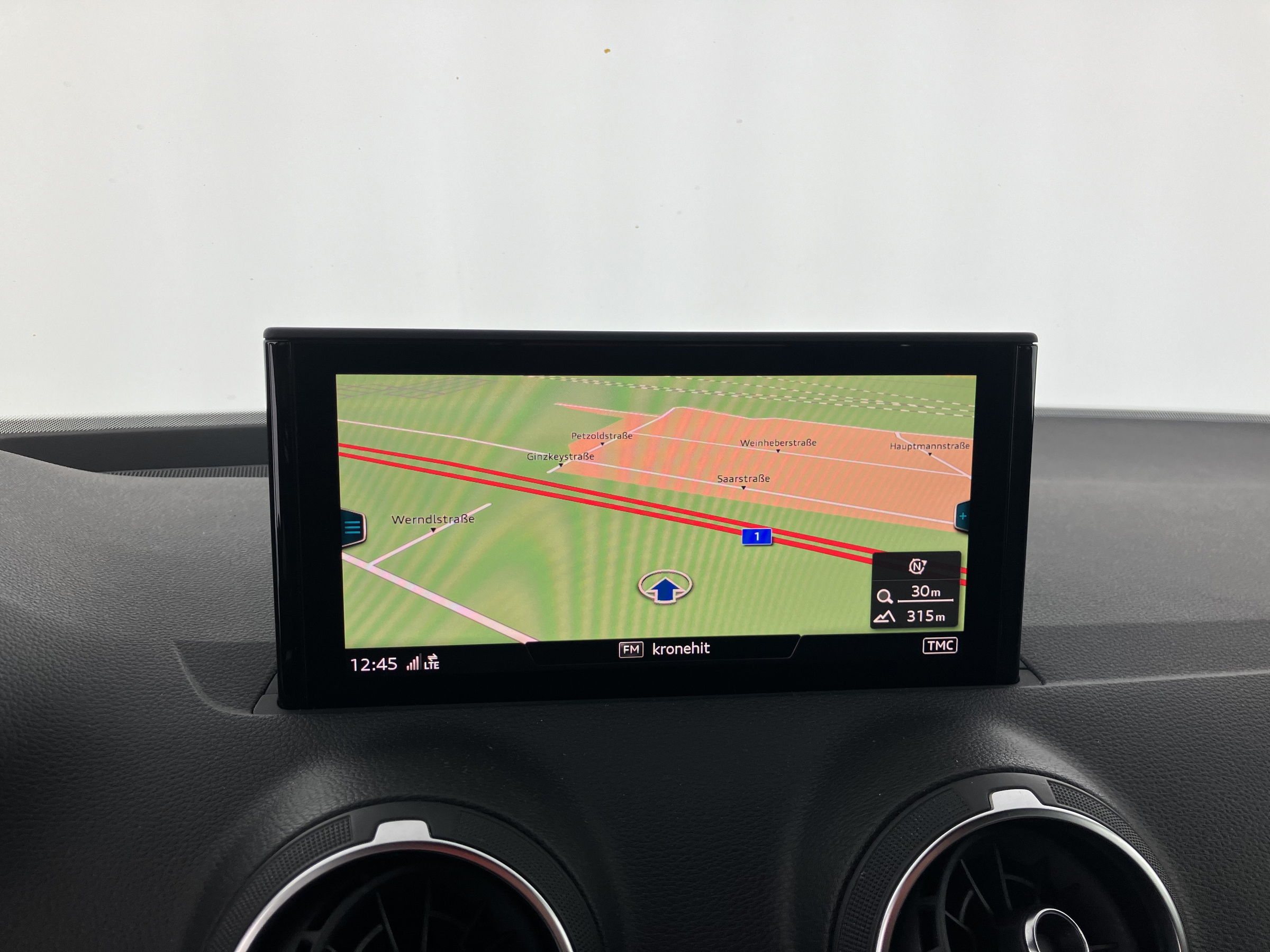 Audi Q2 2.0 35 TDI sport | Bild 7 von 30