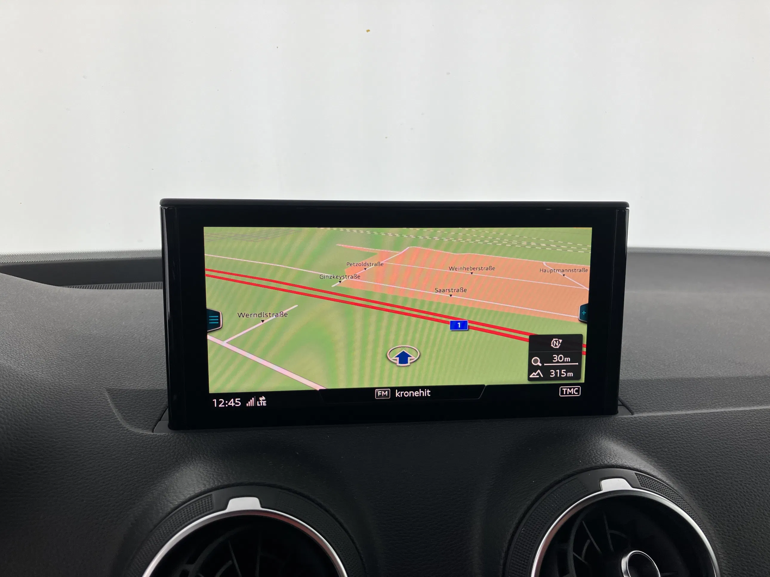 Audi Q2 2.0 35 TDI sport | Bild 7 von 30