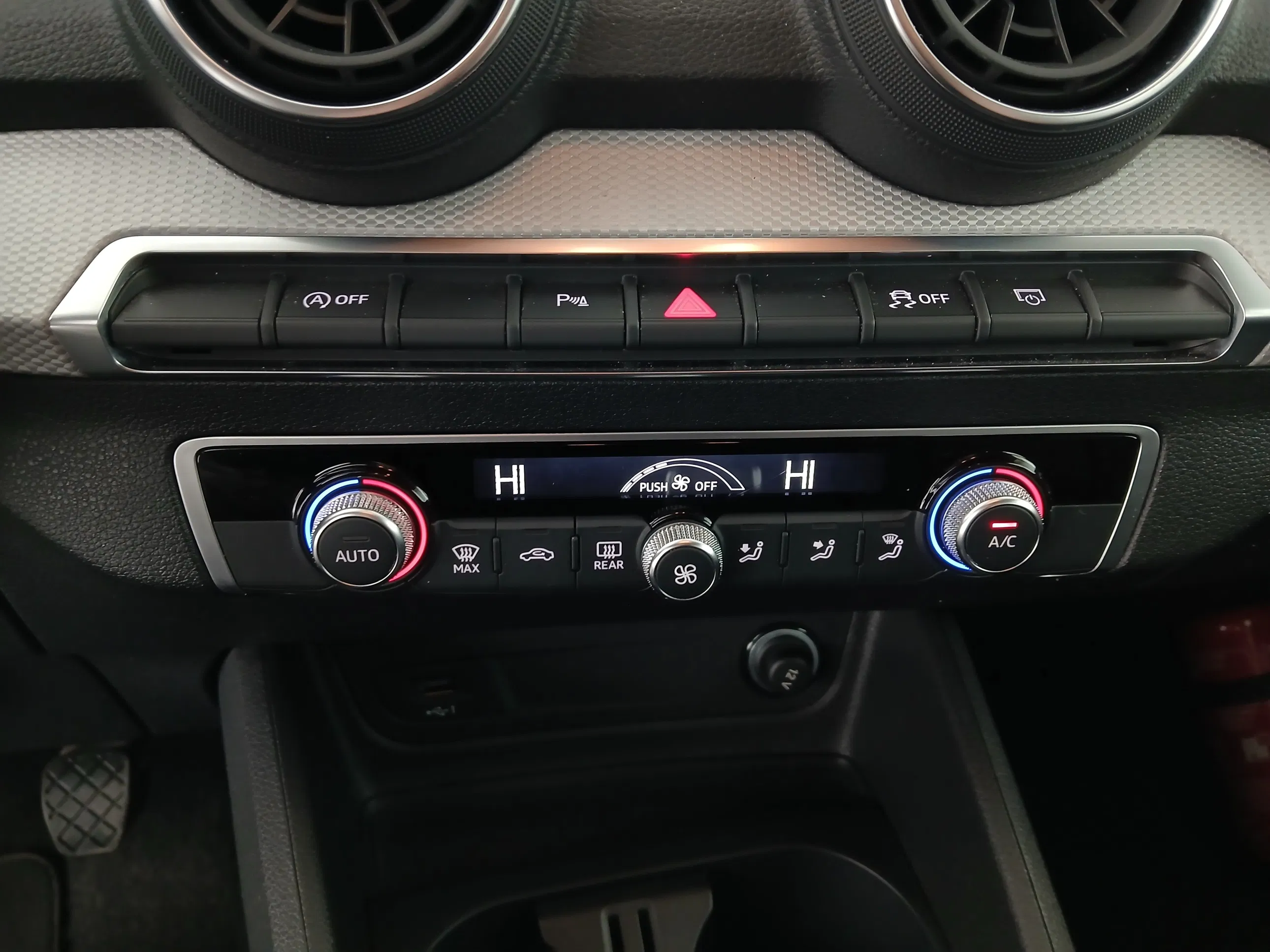 Audi Q2 30 TFSI | Bild 25 von 29